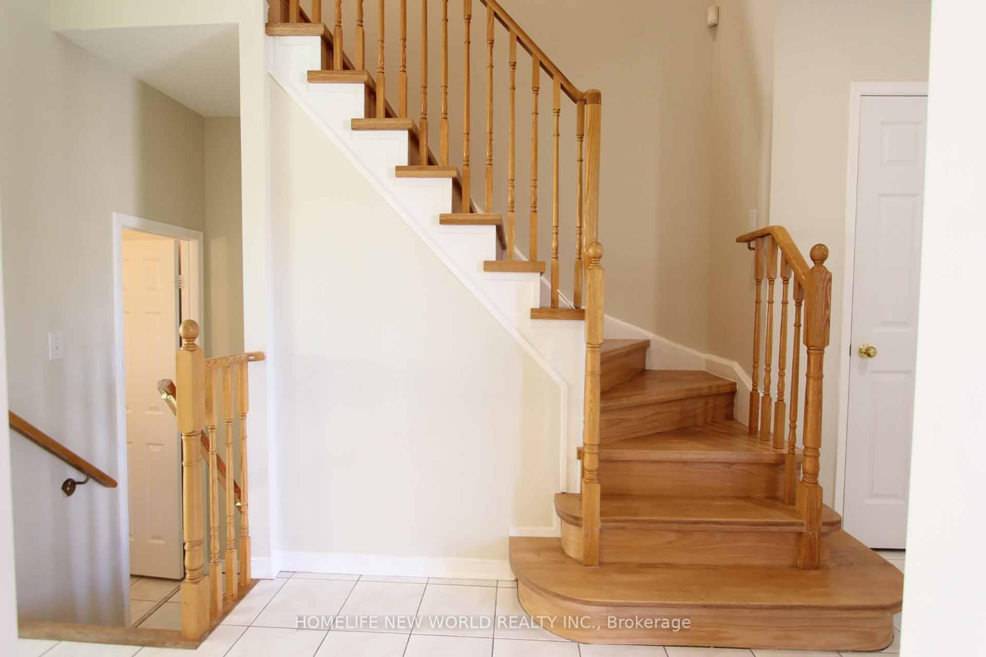 Photo 10 of 17 Craddock Street, Vaughan, Maple — HOMEH