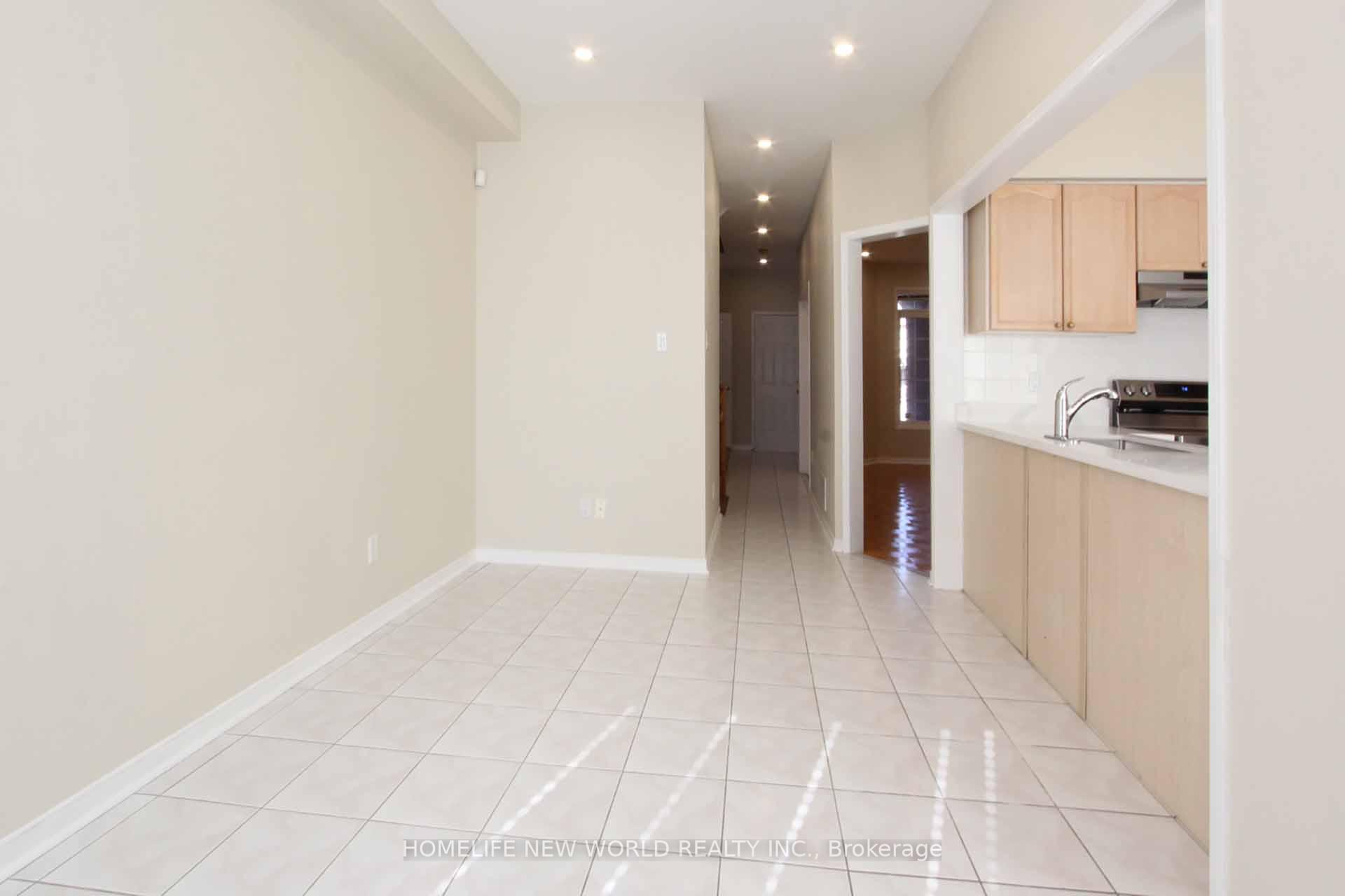 Photo 14 of 17 Craddock Street, Vaughan, Maple — HOMEH