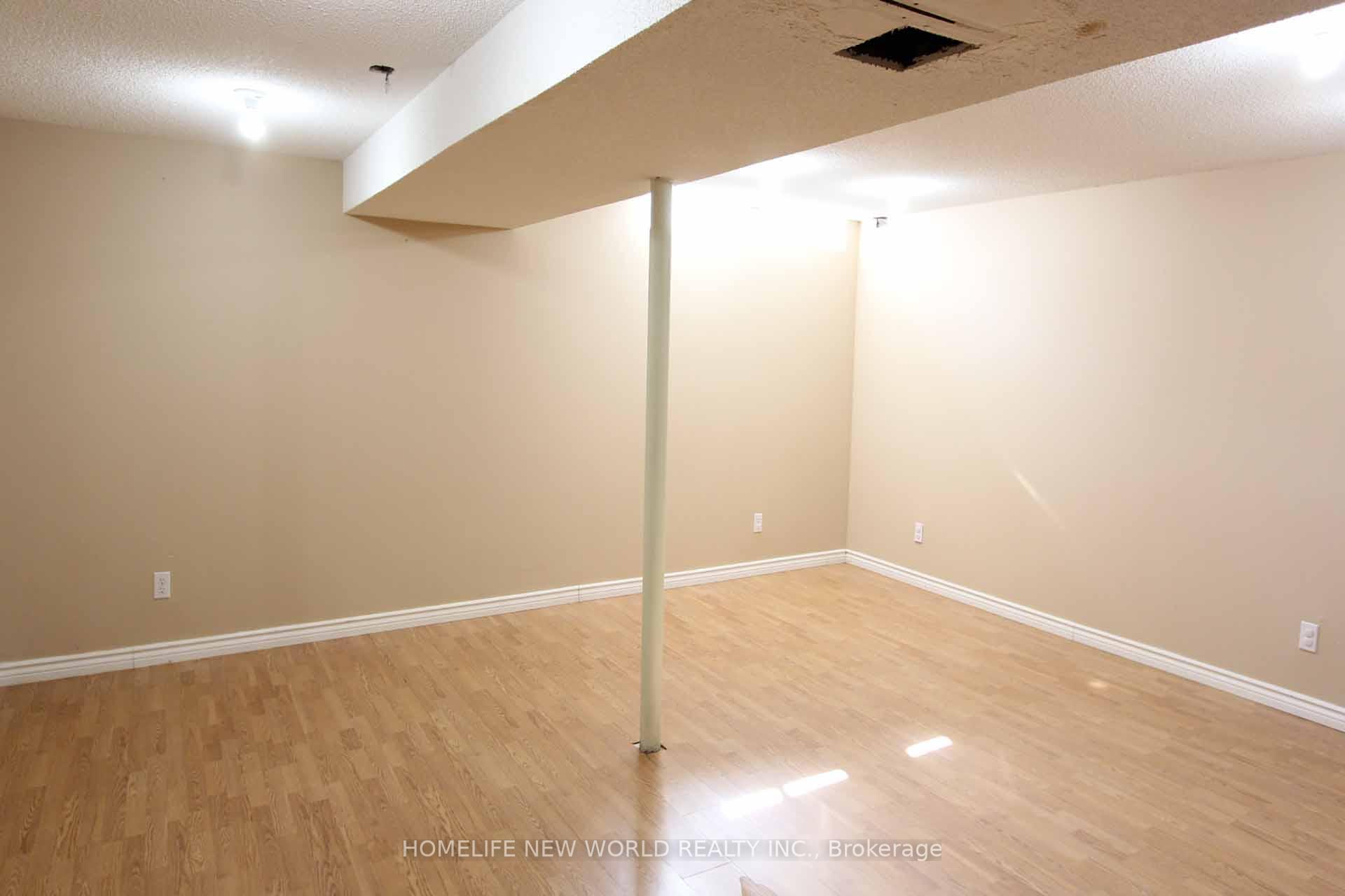 Photo 33 of 17 Craddock Street, Vaughan, Maple — HOMEH