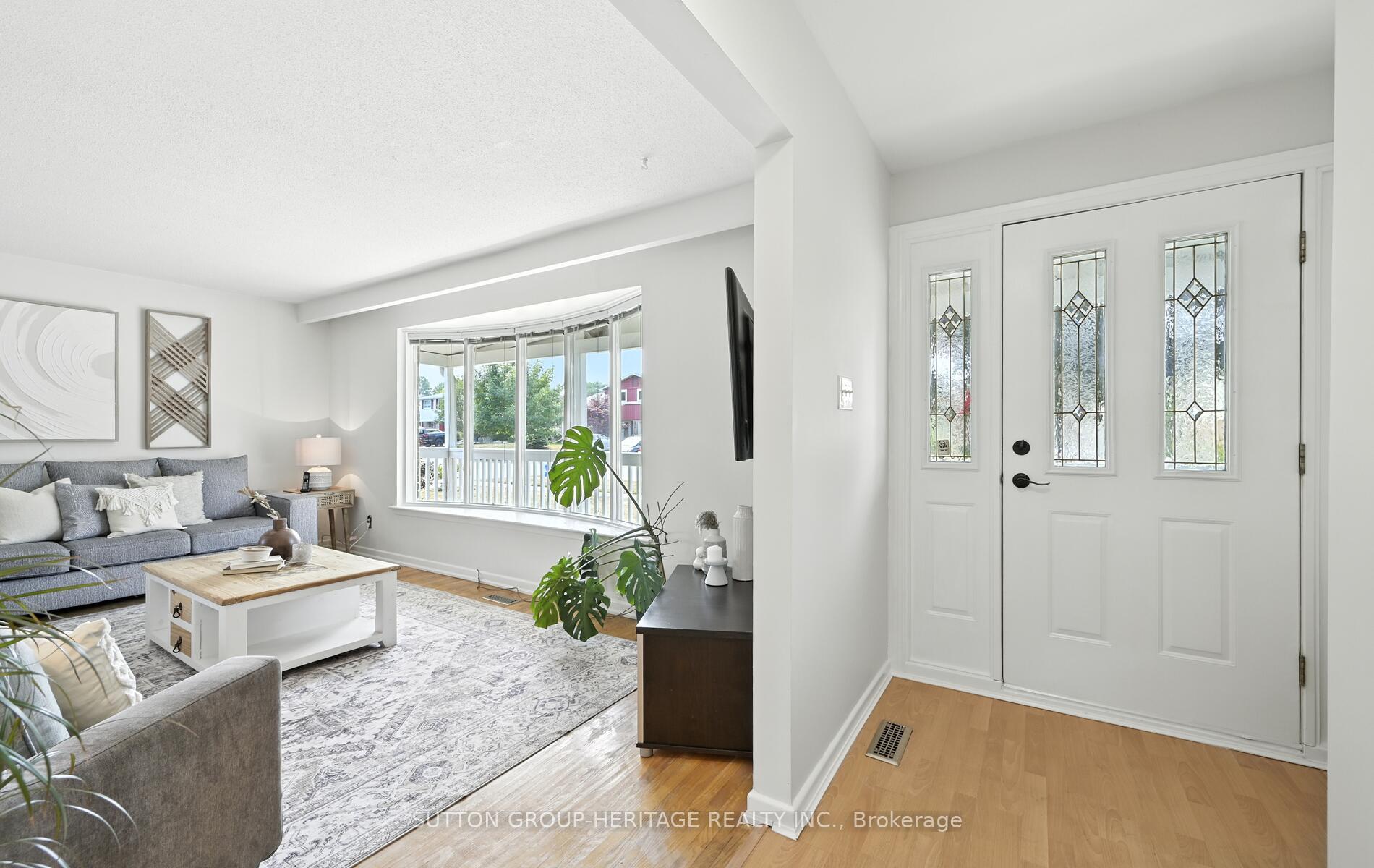 Photo 2 of 86 Gregory Road, Ajax, South East — HOMEH