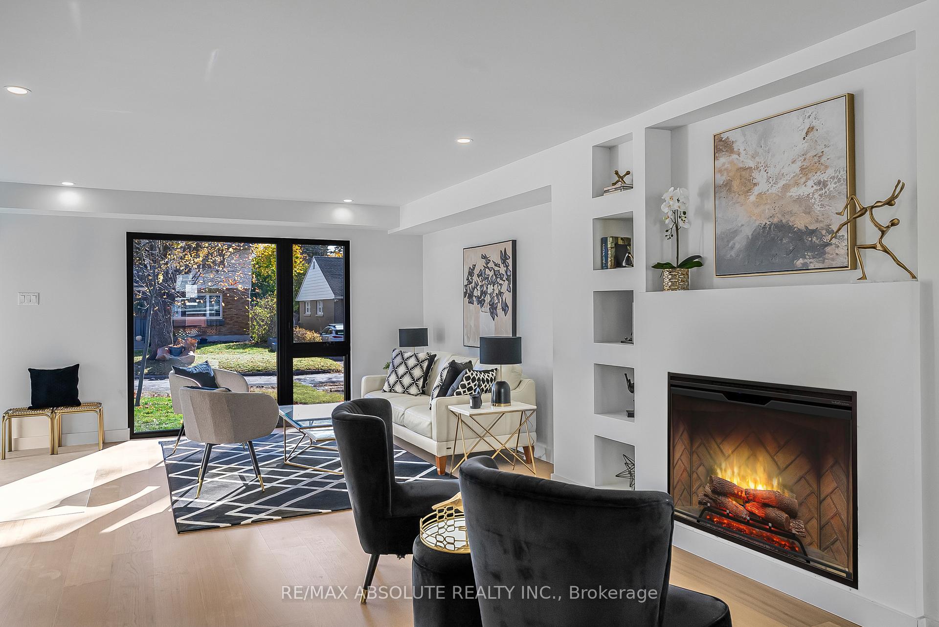 Photo 6 of 139 Winther Avenue, Ottawa, Applewood Acres — HOMEH