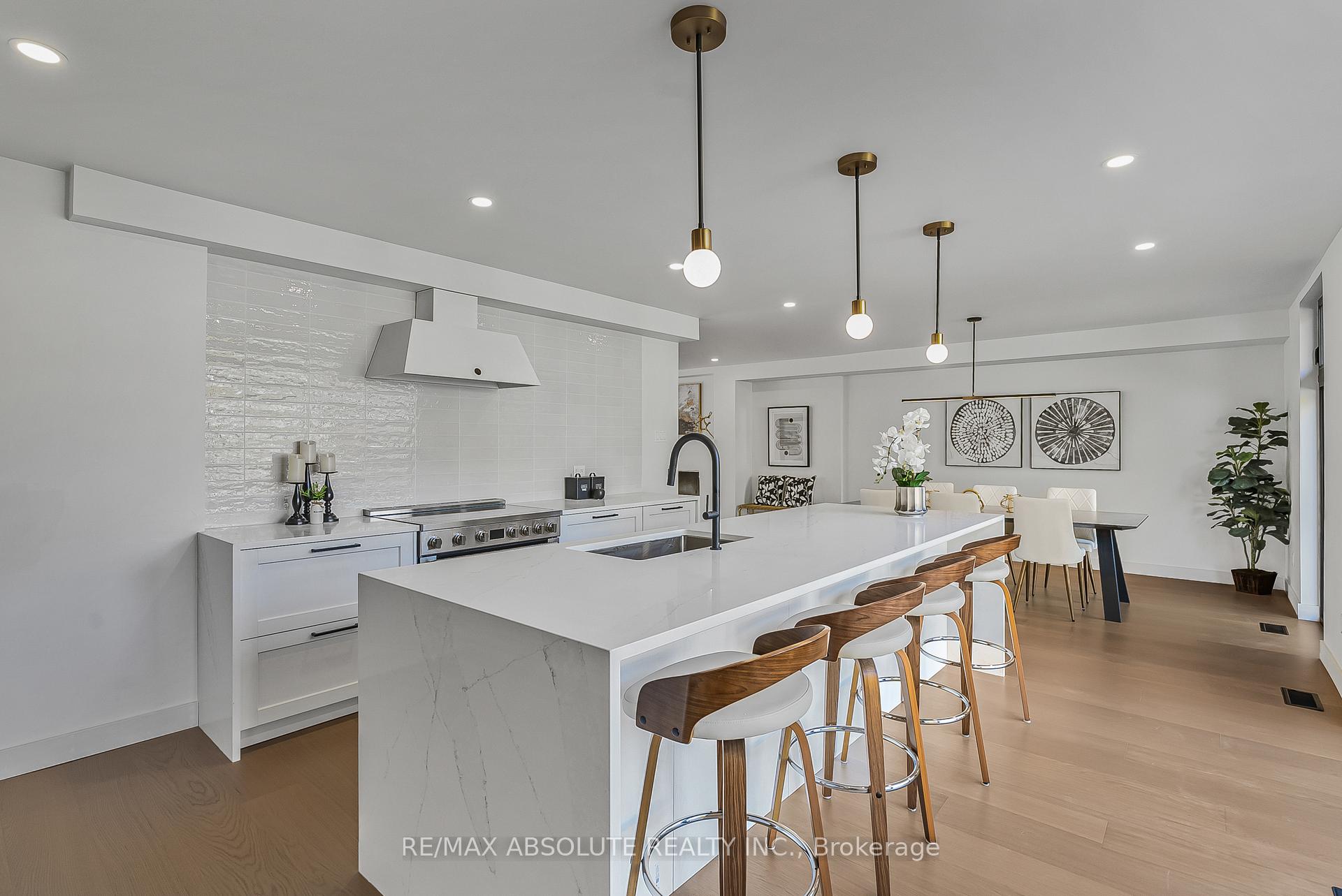 Photo 9 of 139 Winther Avenue, Ottawa, Applewood Acres — HOMEH