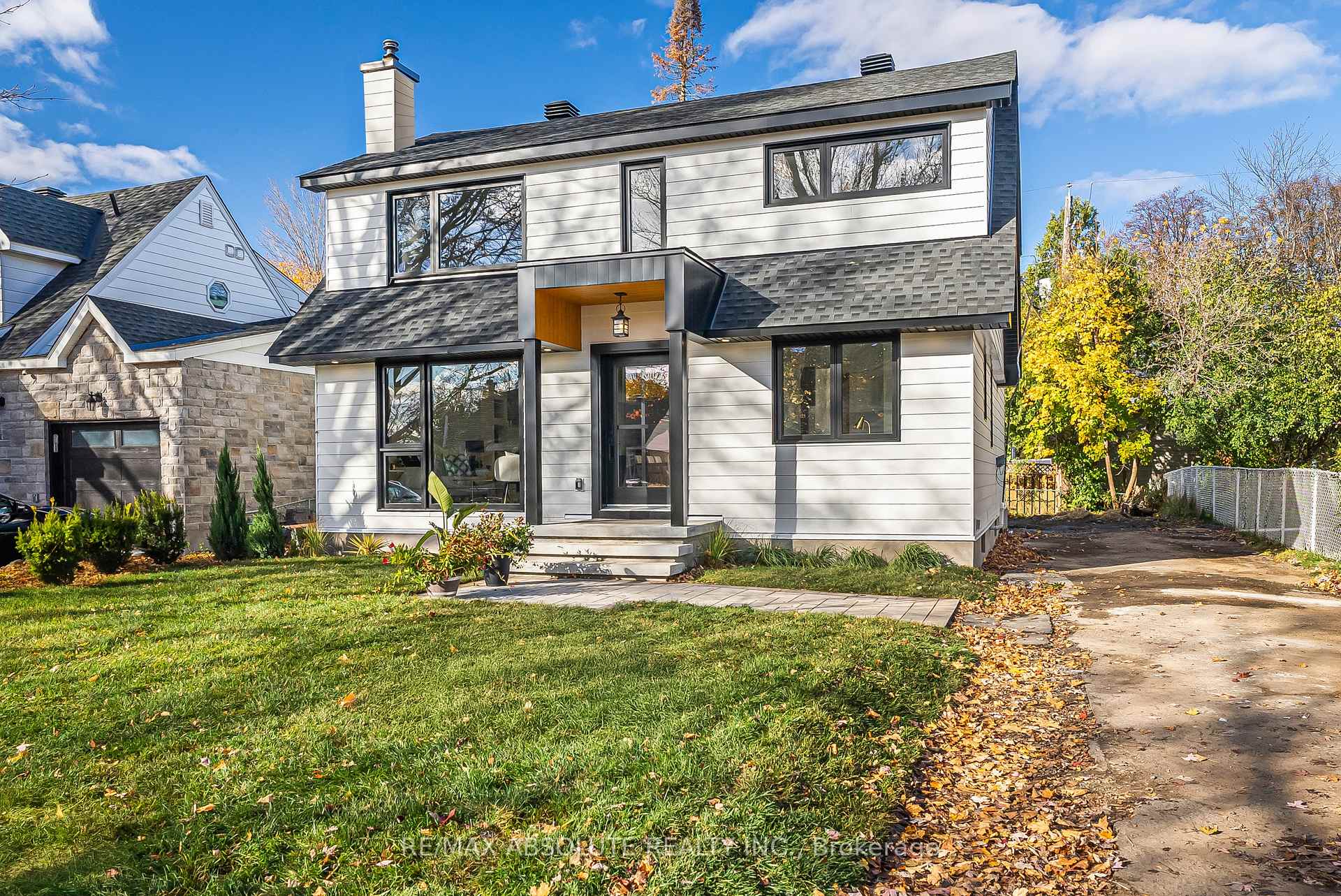 Photo 36 of 139 Winther Avenue, Ottawa, Applewood Acres — HOMEH