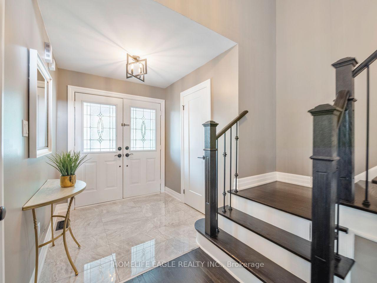 Photo 3 of 9 Marbella Road, Vaughan, Sonoma Heights — HOMEH