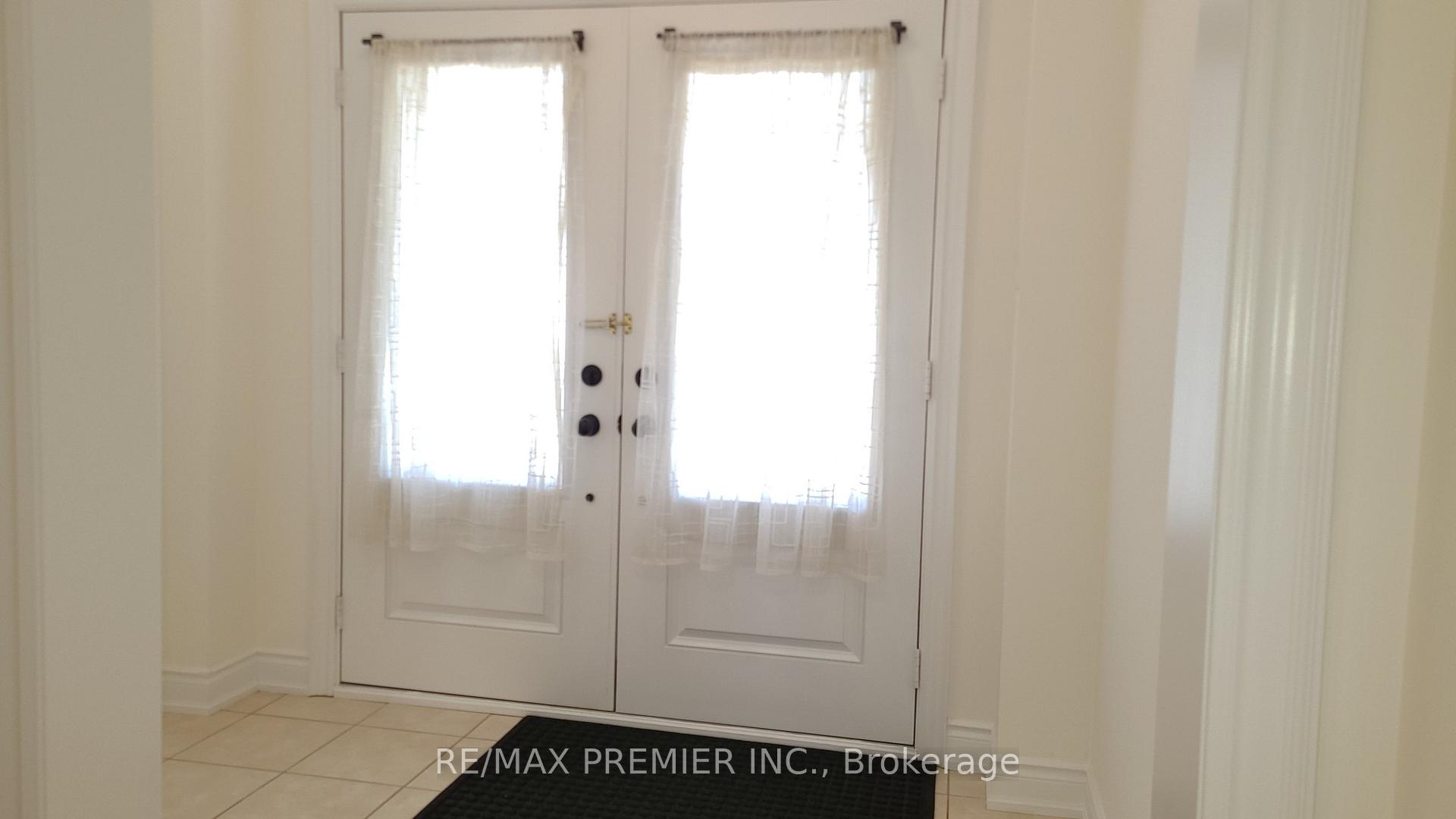 Photo 2 of 6 Sedgewick Place, Vaughan, Vellore Village — HOMEH