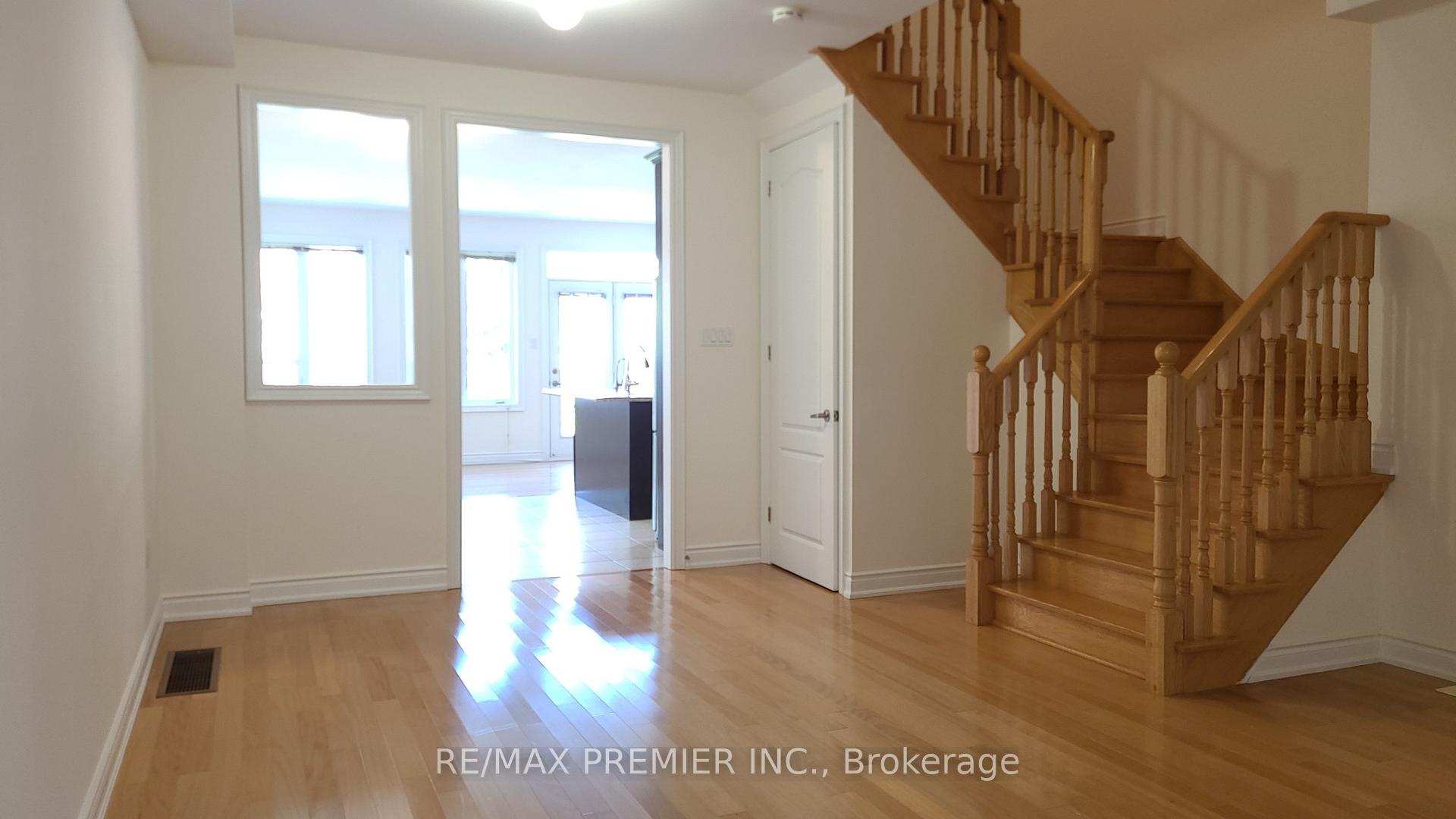 Photo 7 of 6 Sedgewick Place, Vaughan, Vellore Village — HOMEH