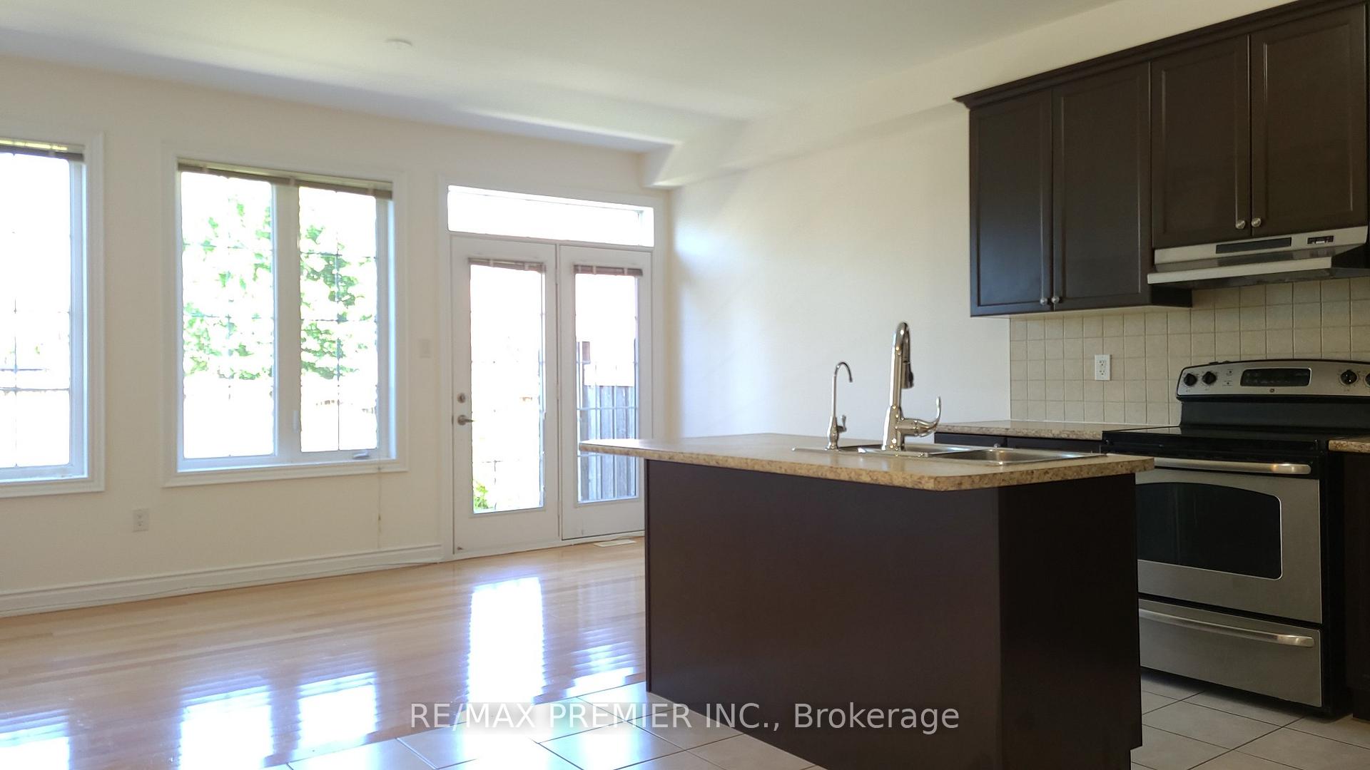 Photo 9 of 6 Sedgewick Place, Vaughan, Vellore Village — HOMEH