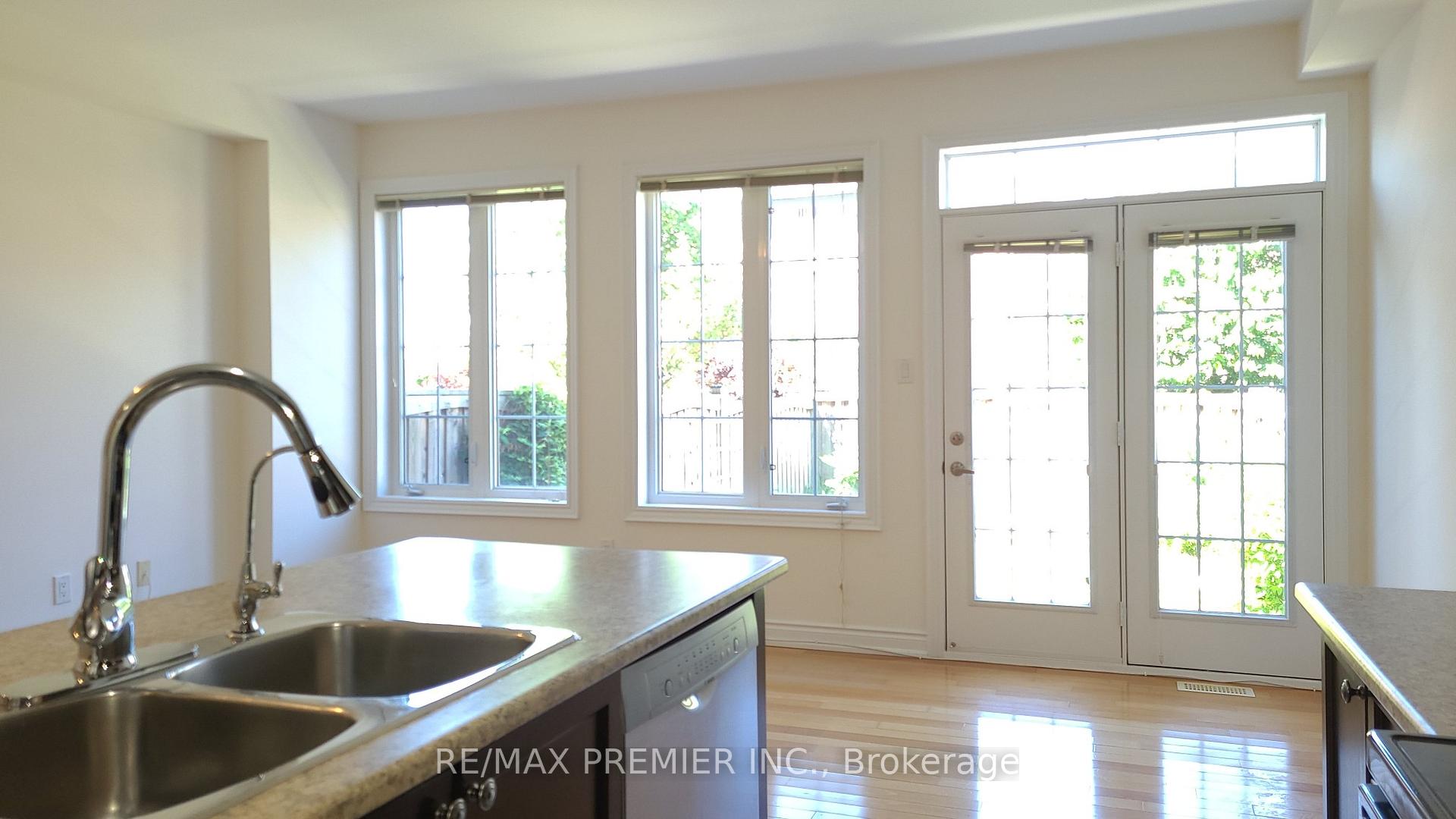 Photo 13 of 6 Sedgewick Place, Vaughan, Vellore Village — HOMEH
