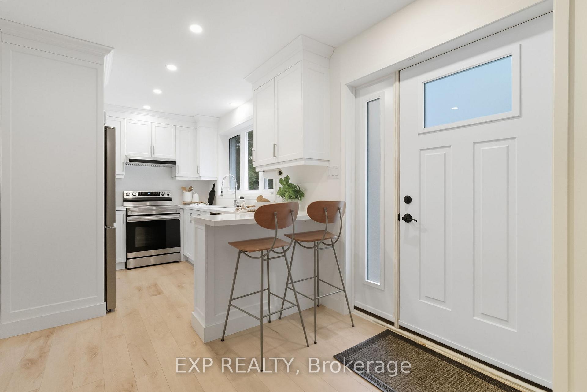 Photo 4 of 54 Ferguson Avenue, Whitby, Brooklin — HOMEH