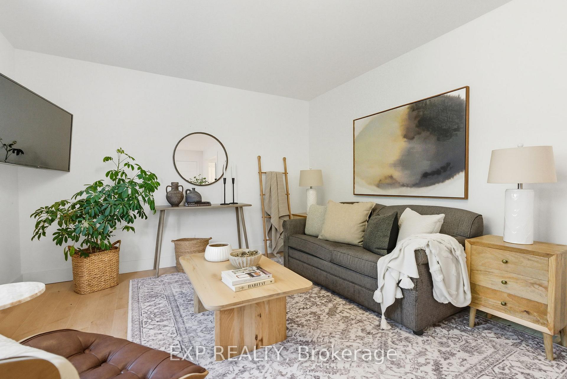 Photo 10 of 54 Ferguson Avenue, Whitby, Brooklin — HOMEH
