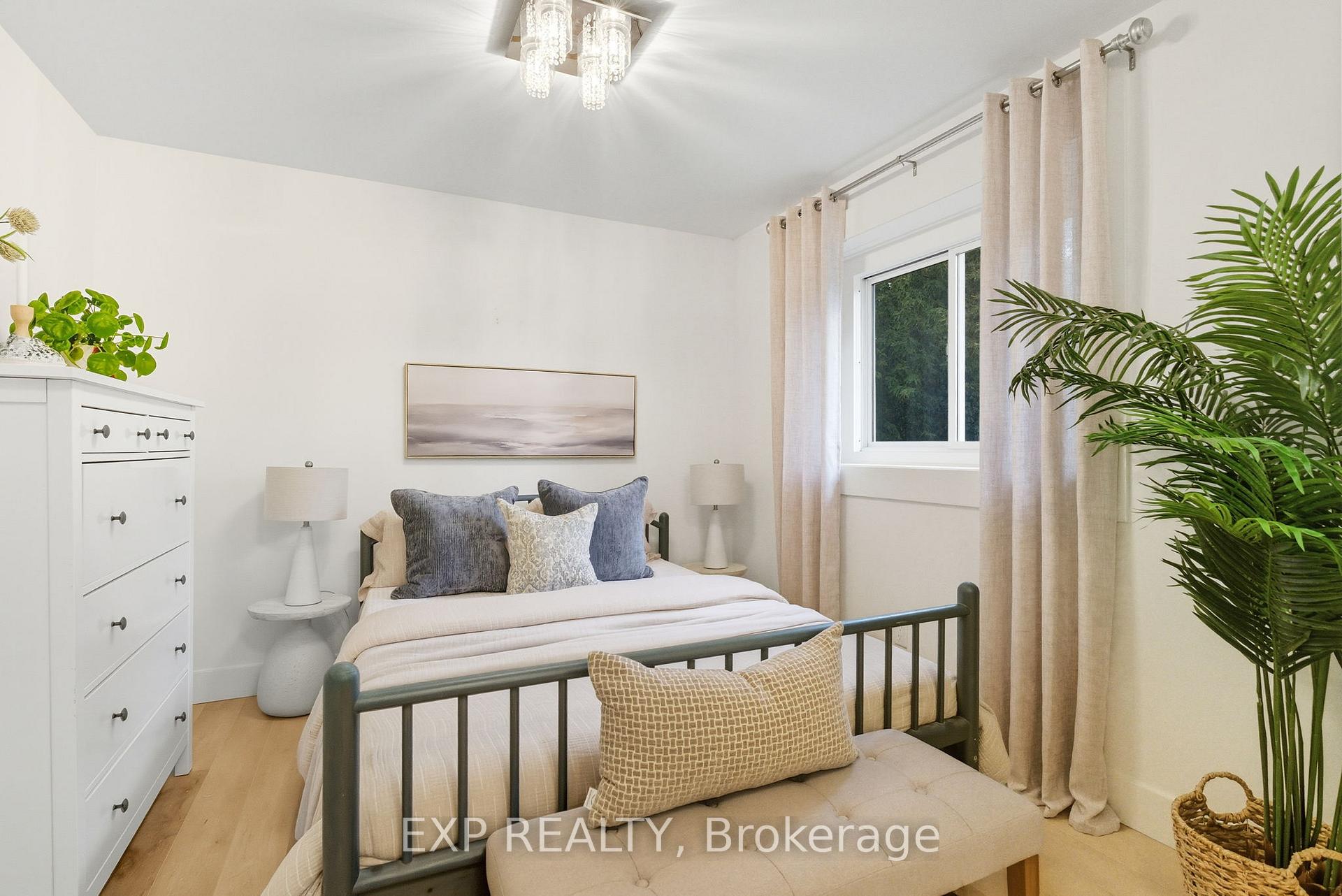 Photo 13 of 54 Ferguson Avenue, Whitby, Brooklin — HOMEH