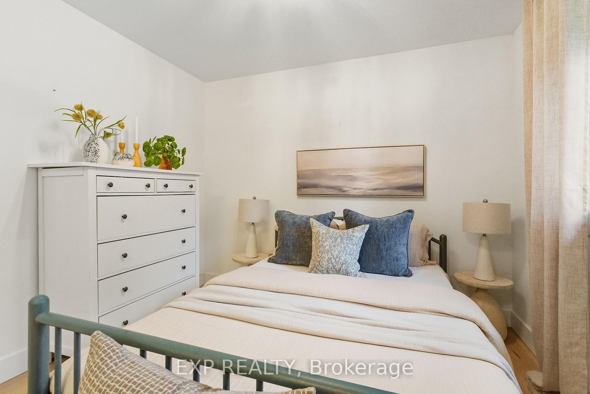 Photo 14 of 54 Ferguson Avenue, Whitby, Brooklin — HOMEH