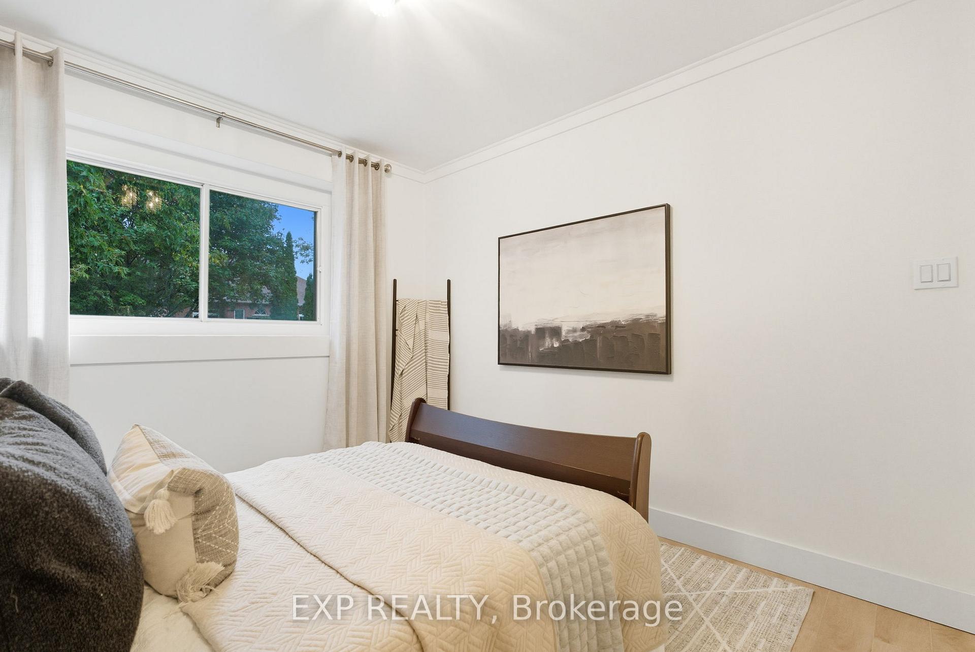 Photo 20 of 54 Ferguson Avenue, Whitby, Brooklin — HOMEH