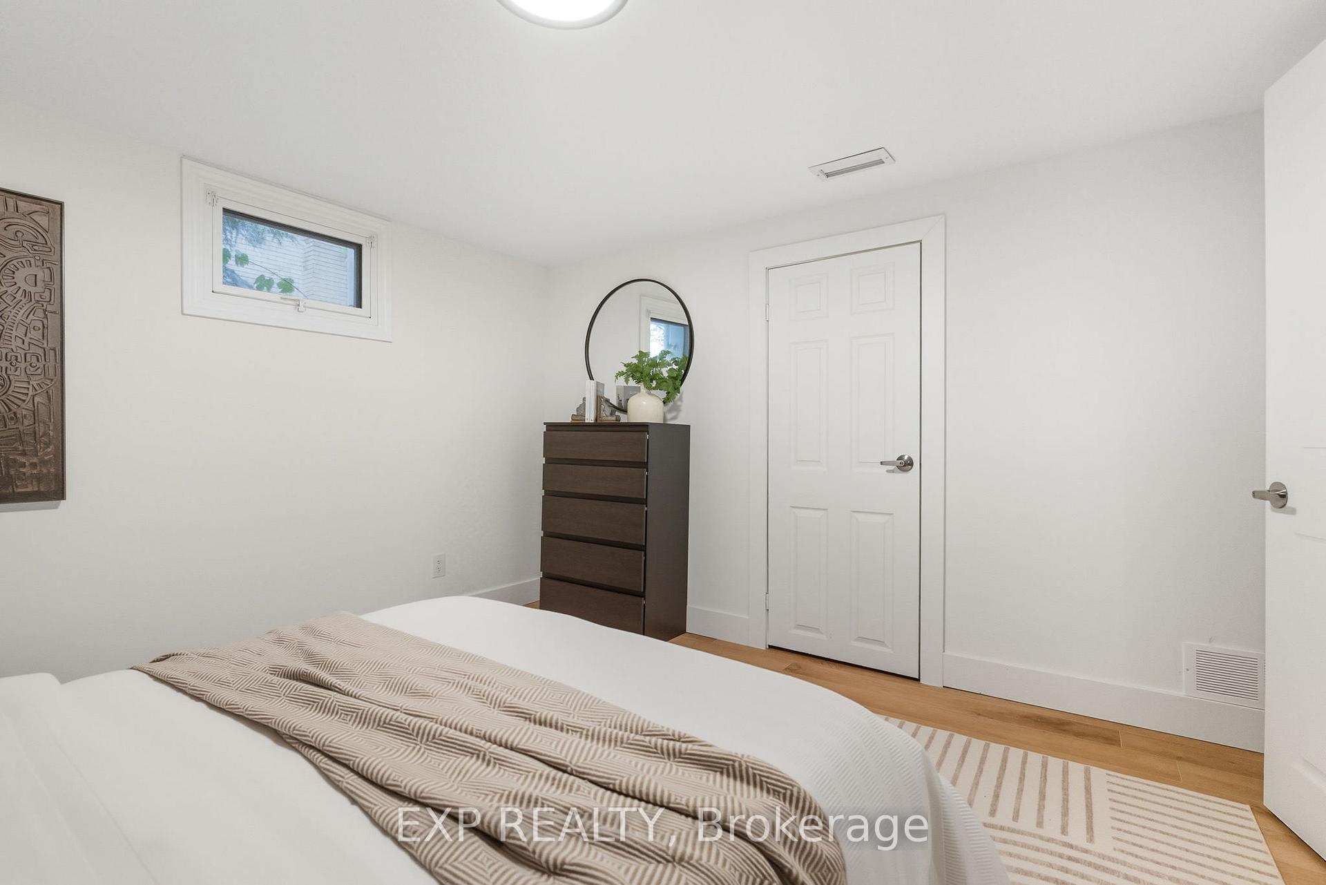 Photo 35 of 54 Ferguson Avenue, Whitby, Brooklin — HOMEH