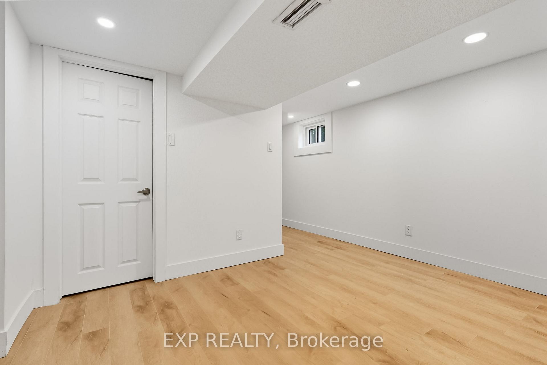 Photo 36 of 54 Ferguson Avenue, Whitby, Brooklin — HOMEH