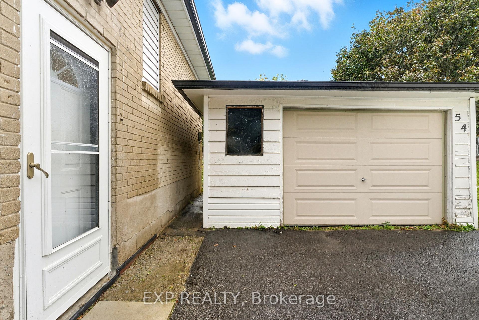 Photo 41 of 54 Ferguson Avenue, Whitby, Brooklin — HOMEH