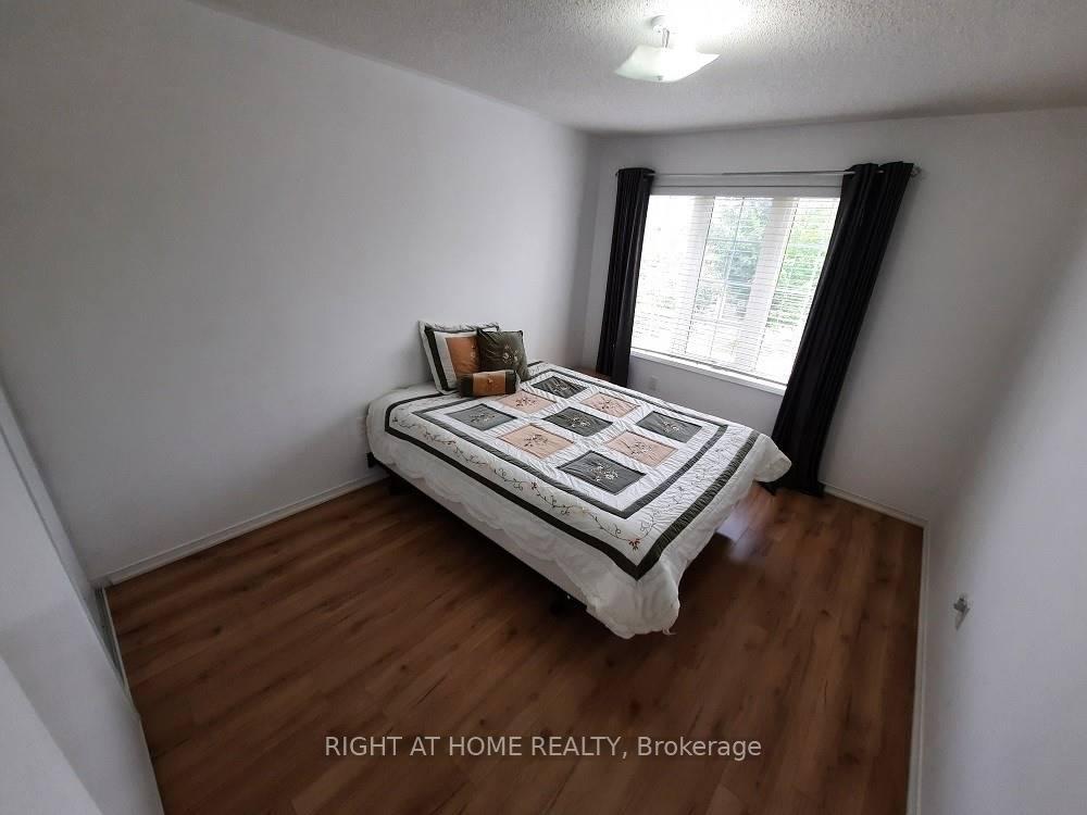 Photo 8 of 53 Armitage Crescent, Ajax, Northwest Ajax — HOMEH