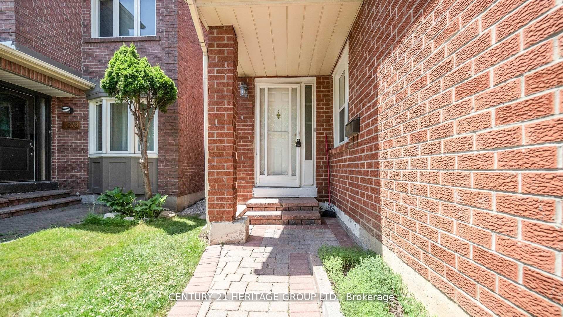 Photo 3 of 277 Rosedale Heights Drive, Vaughan, Uplands — HOMEH