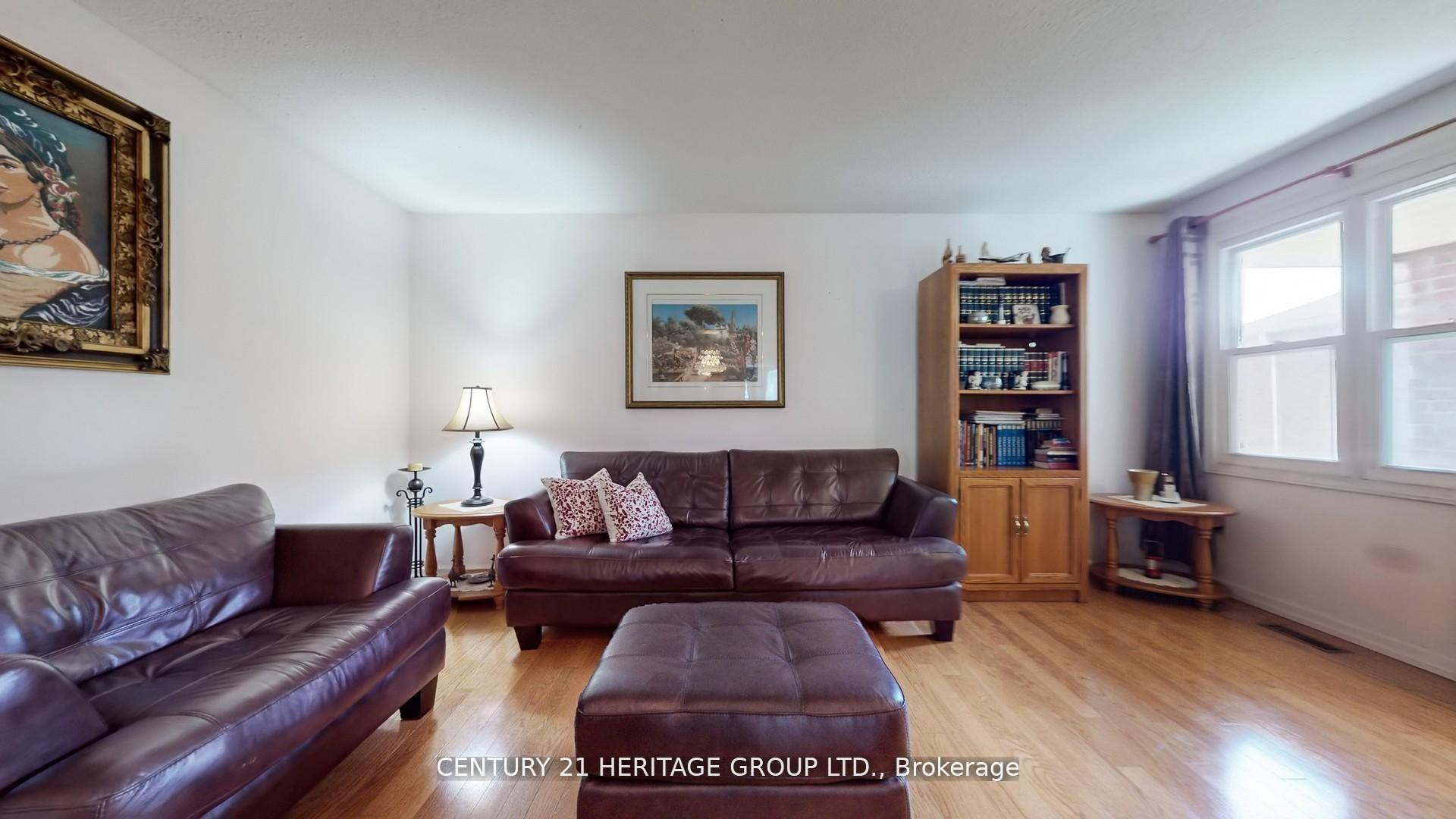 Photo 4 of 277 Rosedale Heights Drive, Vaughan, Uplands — HOMEH
