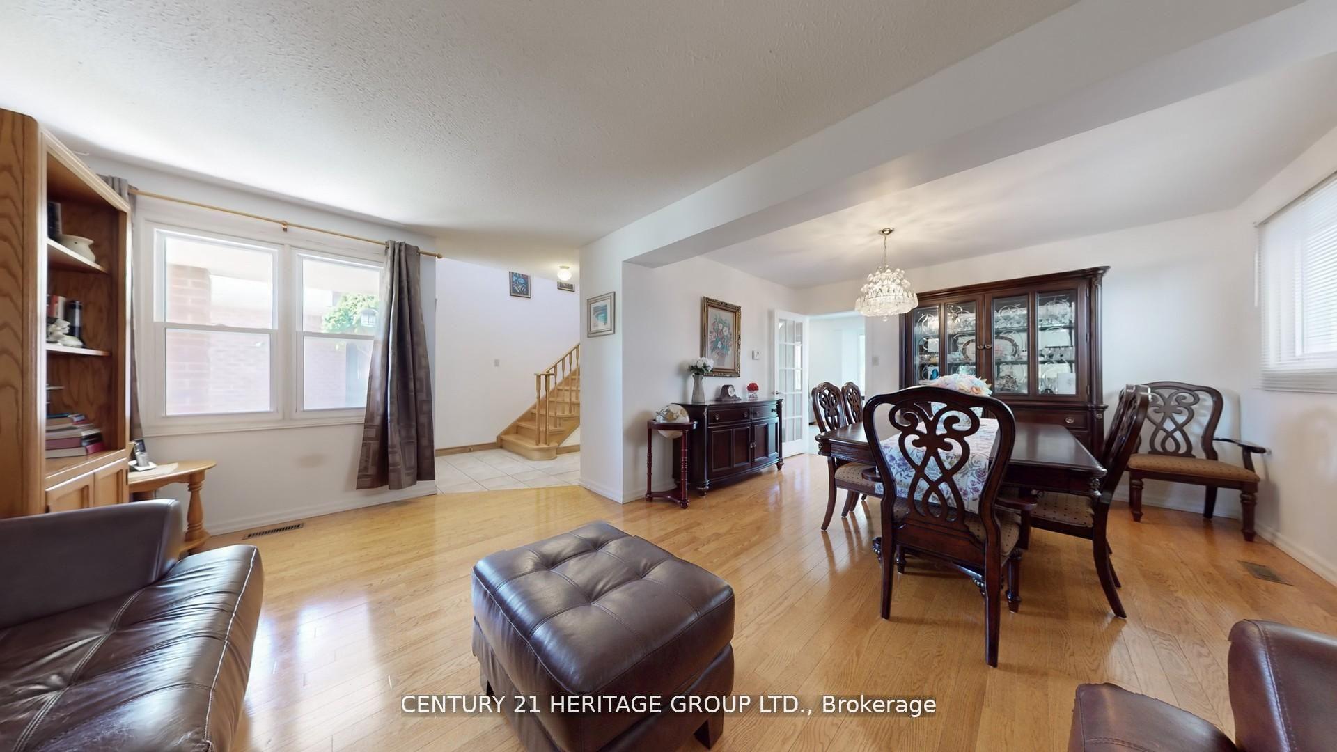 Photo 5 of 277 Rosedale Heights Drive, Vaughan, Uplands — HOMEH