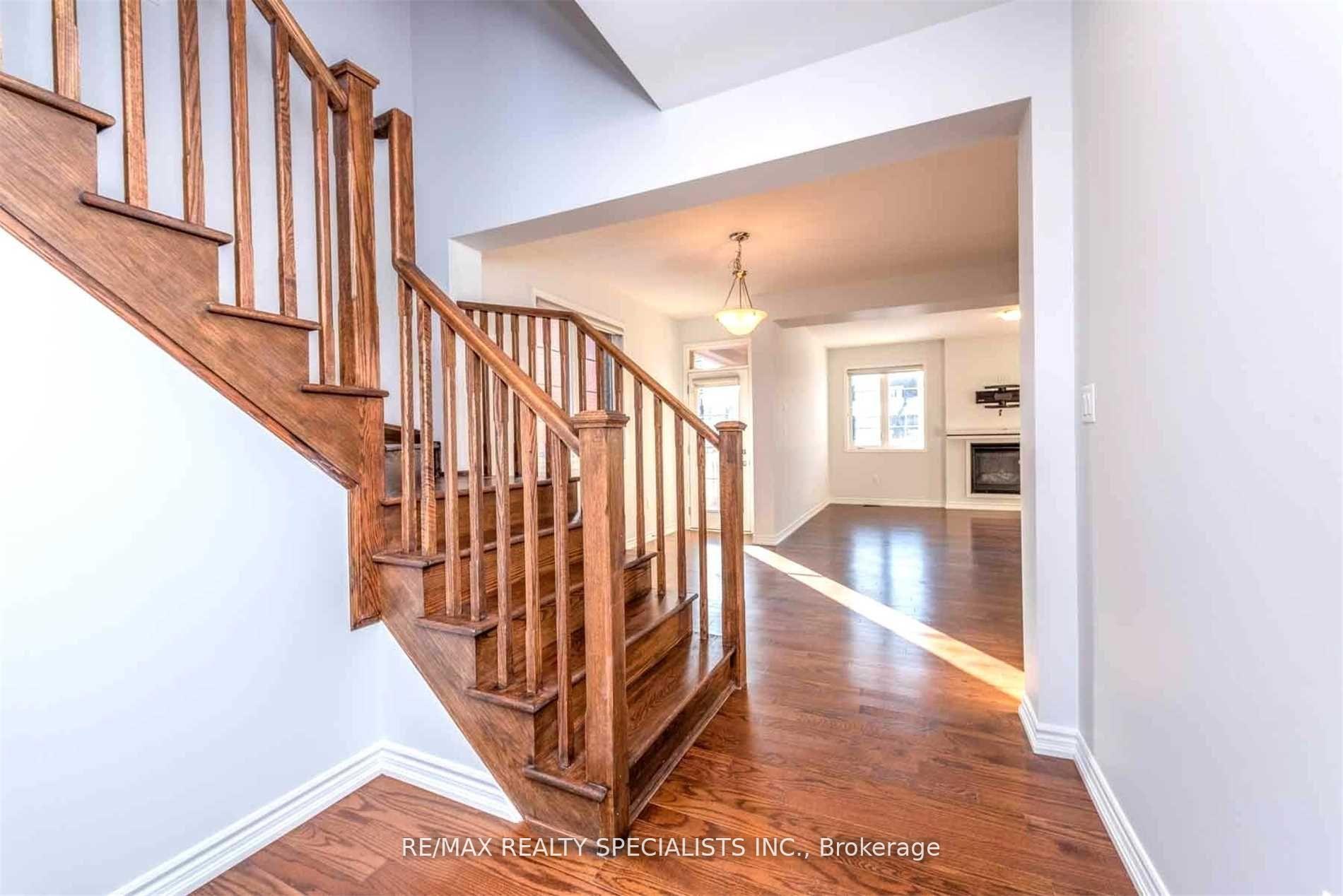 Photo 7 of 116 Lacrosse Trail, Vaughan, Kleinburg — HOMEH