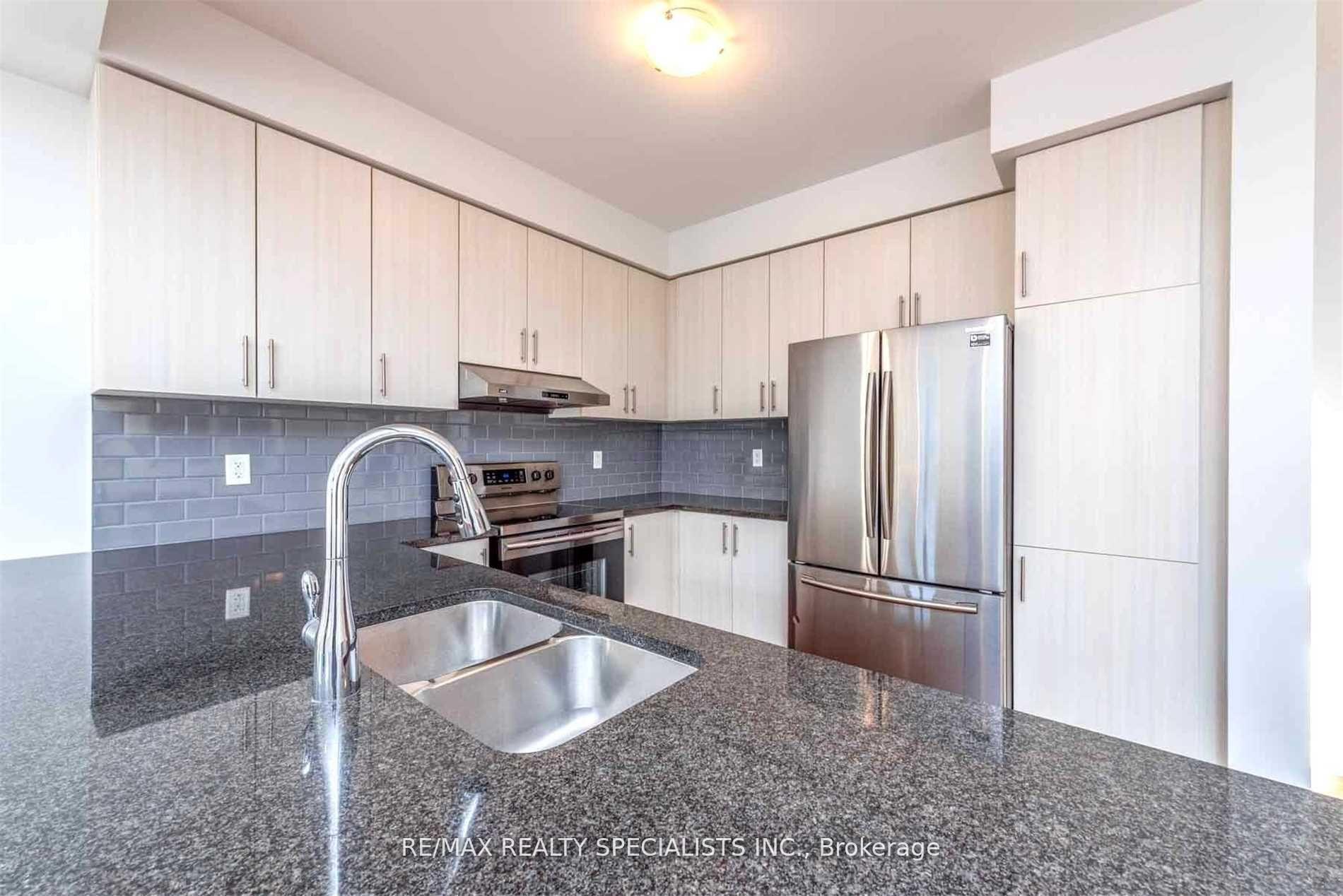 Photo 11 of 116 Lacrosse Trail, Vaughan, Kleinburg — HOMEH