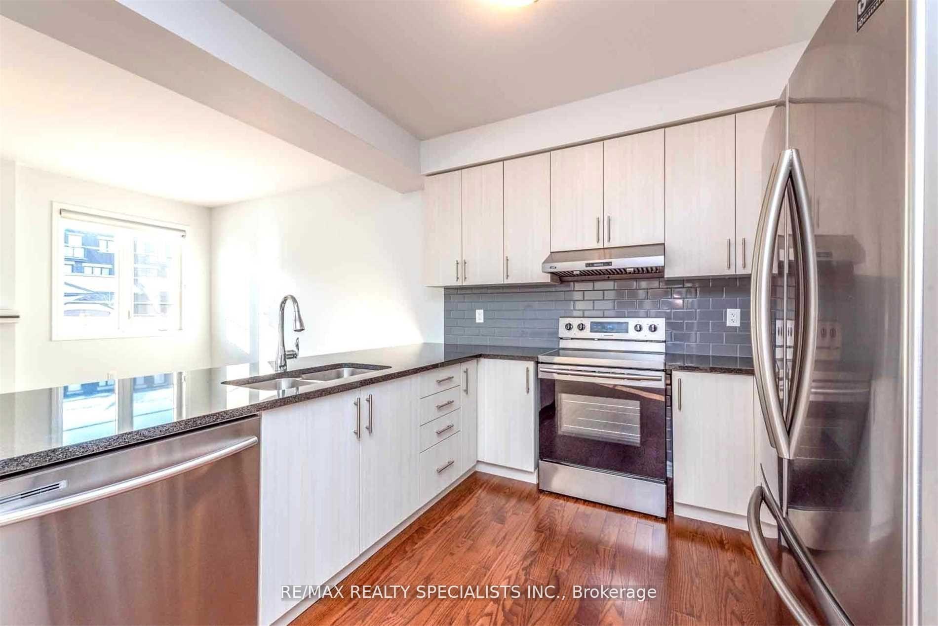 Photo 12 of 116 Lacrosse Trail, Vaughan, Kleinburg — HOMEH