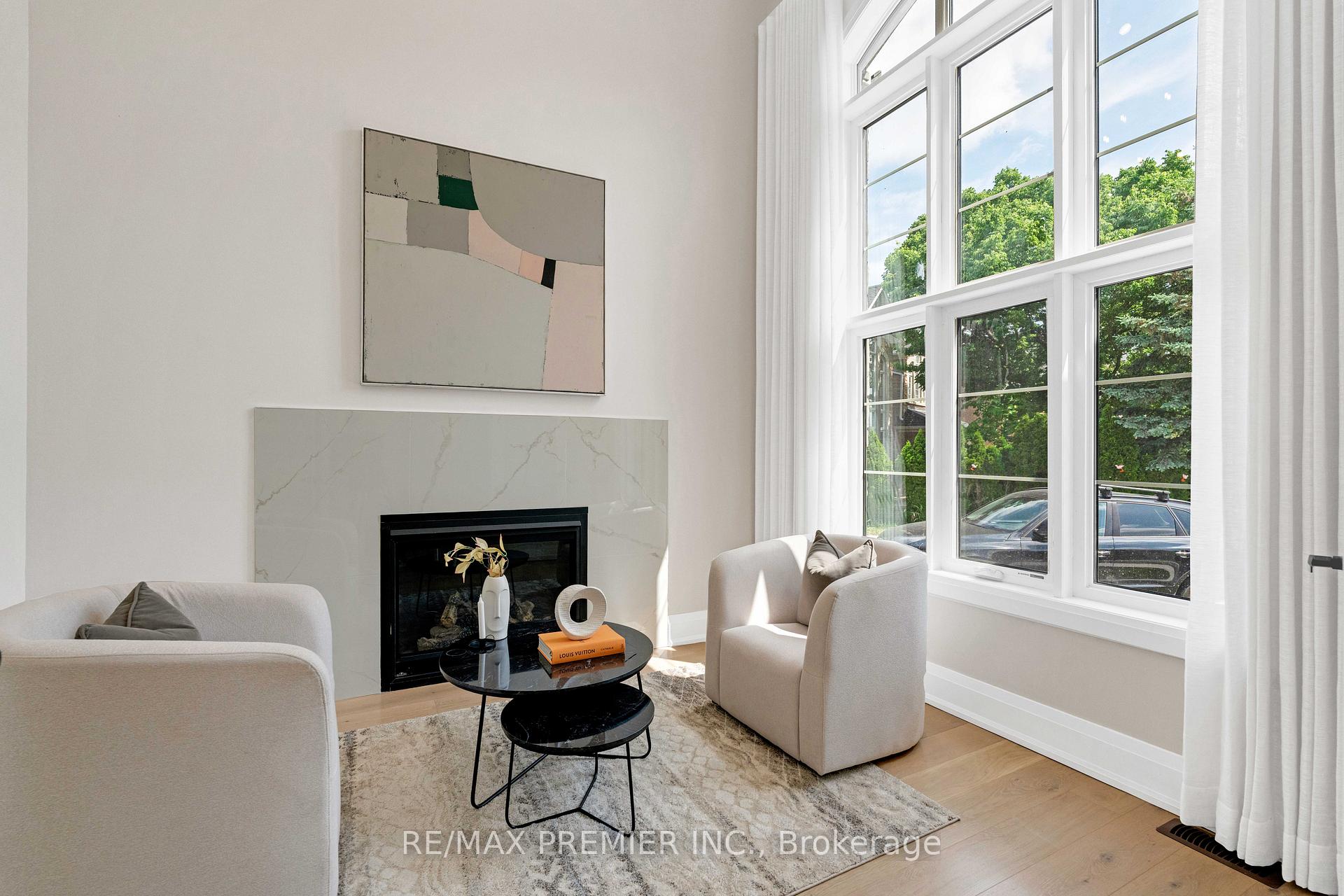 Photo 7 of 24 Francesca Court, Vaughan, East Woodbridge — HOMEH
