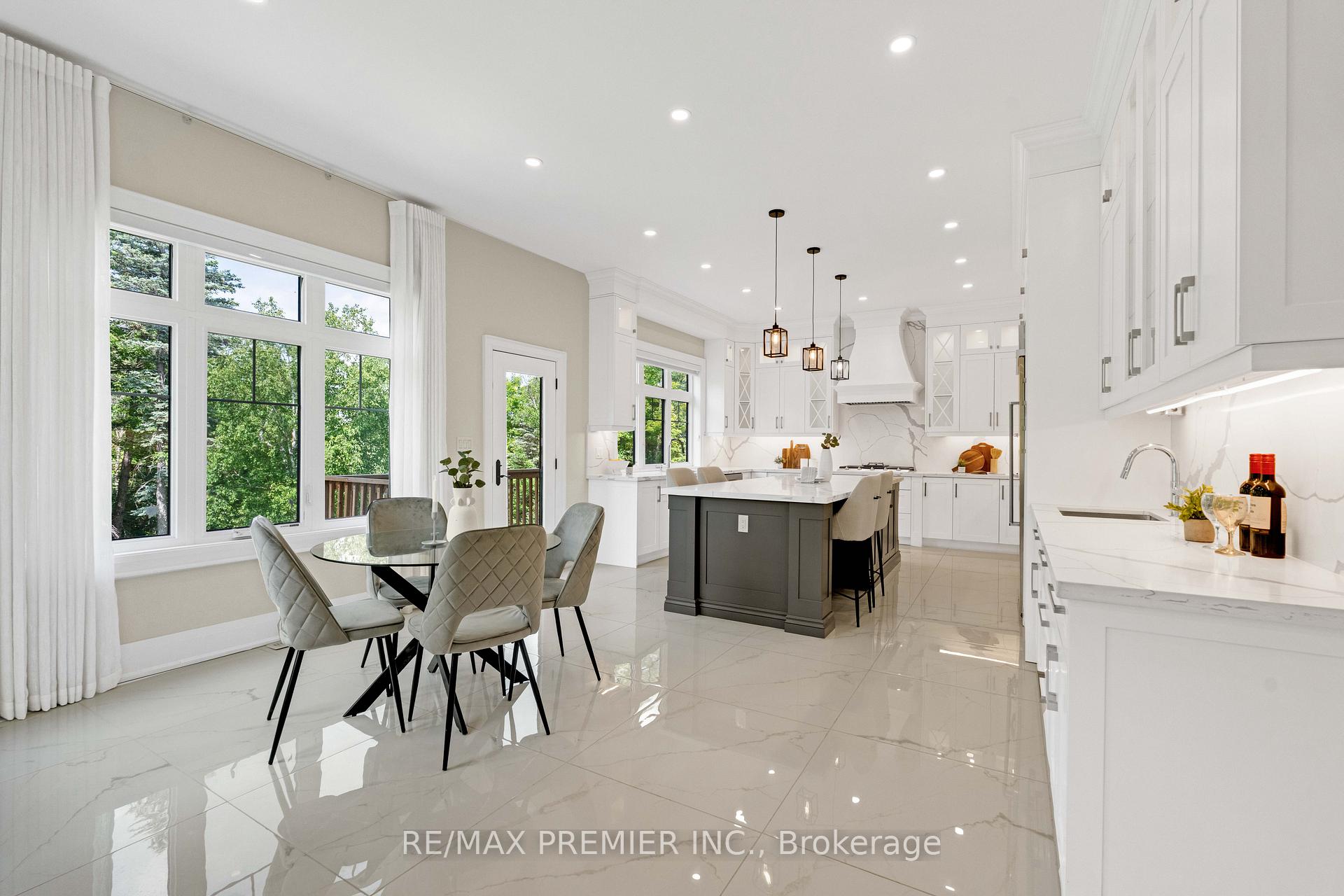 Photo 11 of 24 Francesca Court, Vaughan, East Woodbridge — HOMEH