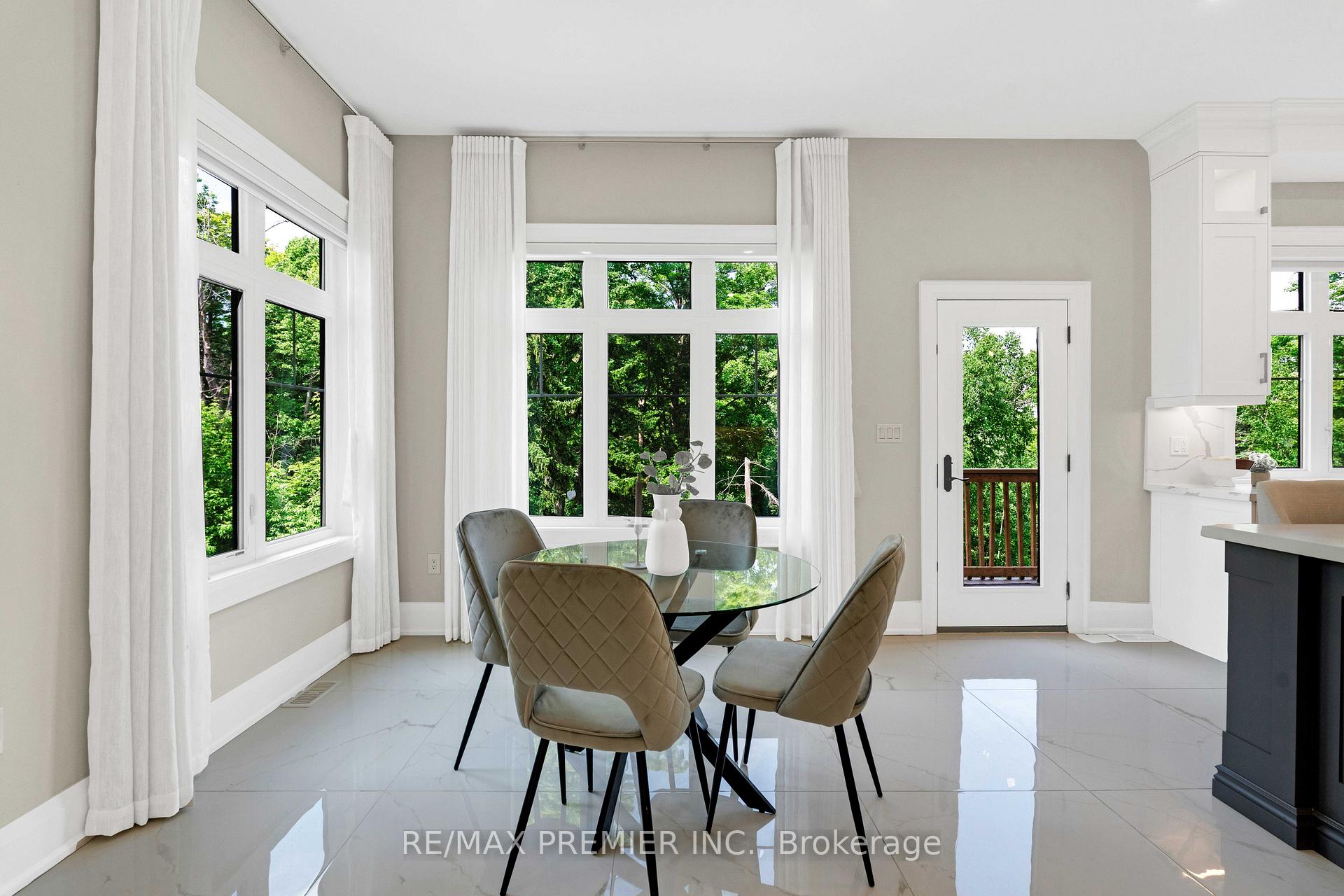 Photo 12 of 24 Francesca Court, Vaughan, East Woodbridge — HOMEH