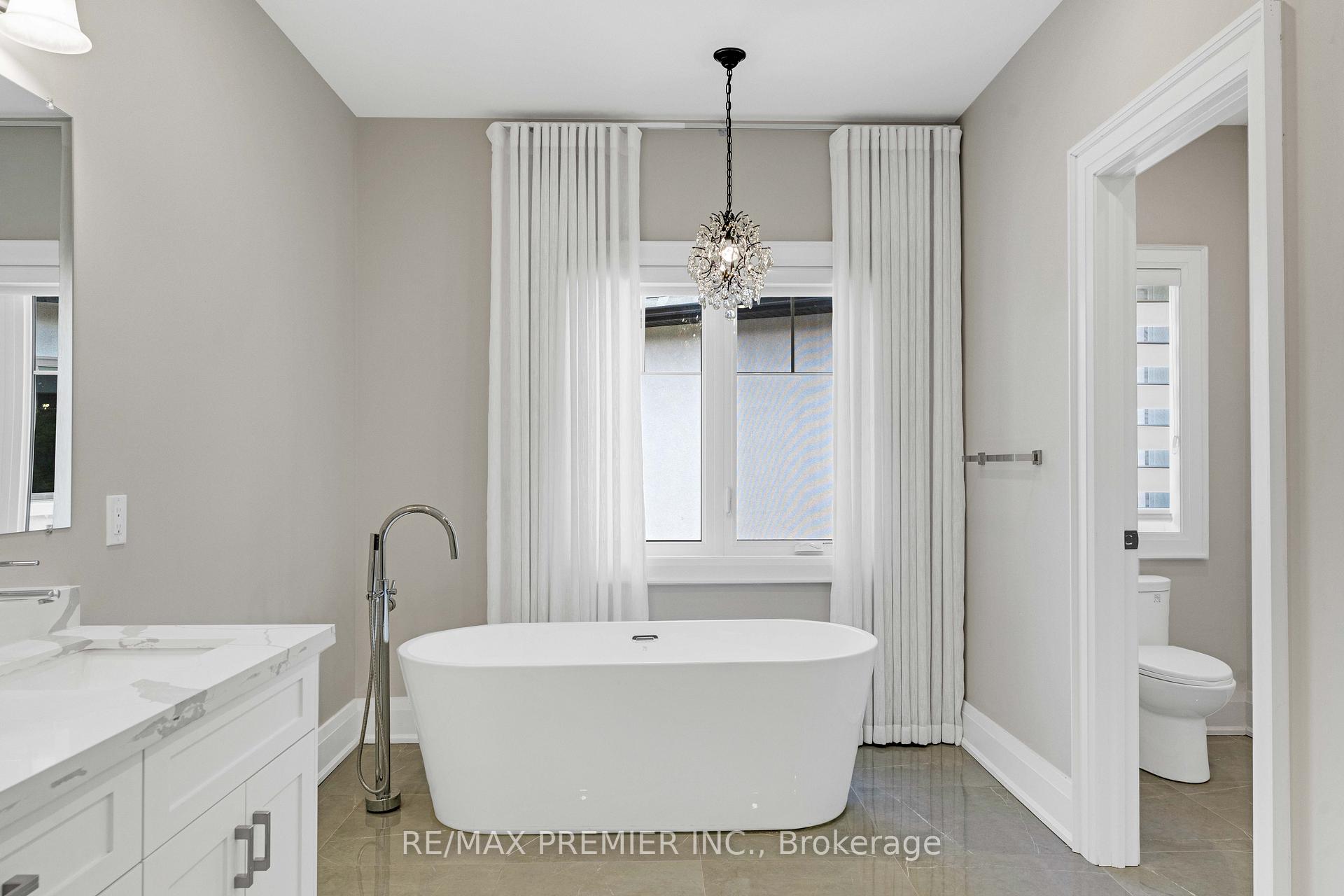 Photo 25 of 24 Francesca Court, Vaughan, East Woodbridge — HOMEH