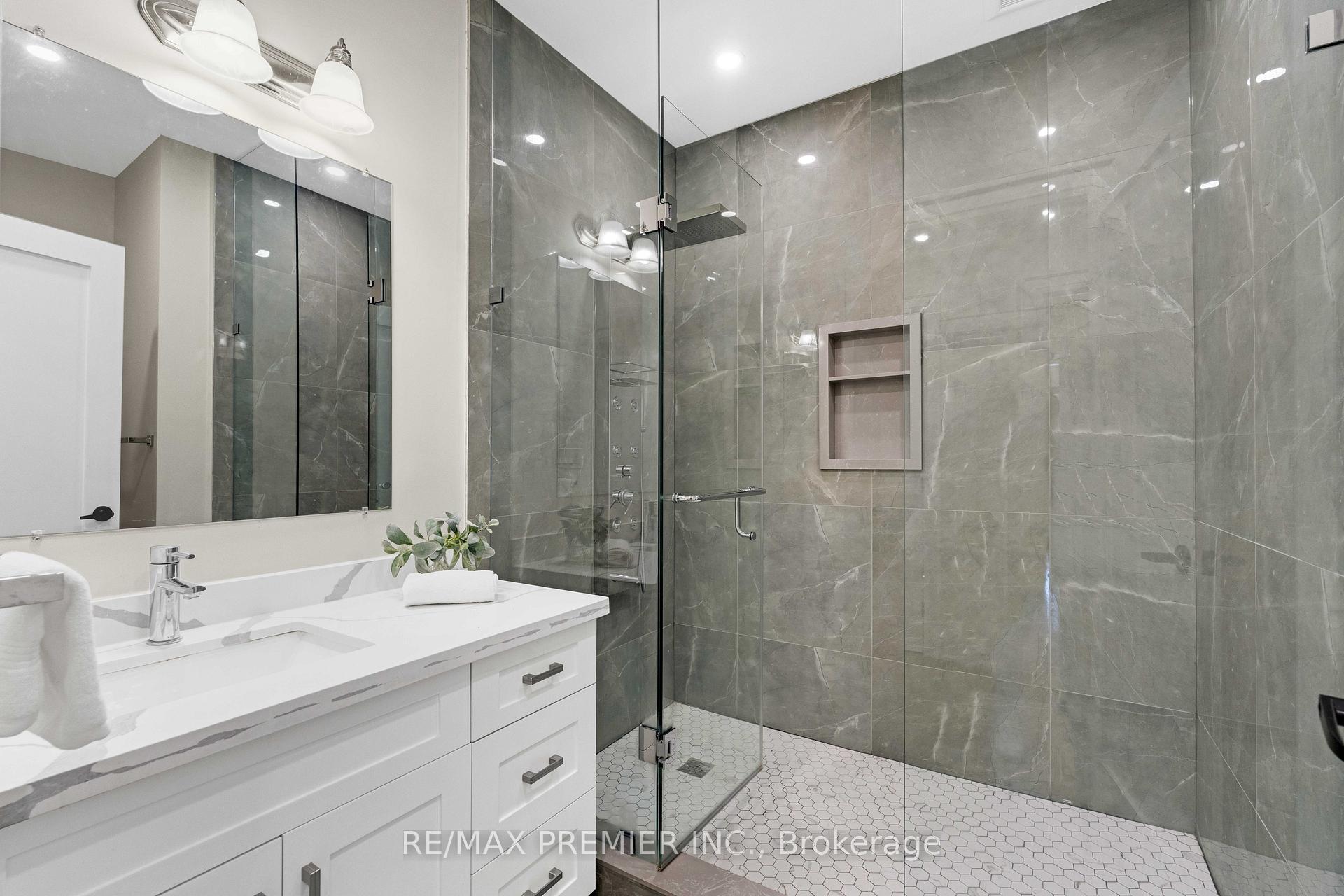 Photo 29 of 24 Francesca Court, Vaughan, East Woodbridge — HOMEH