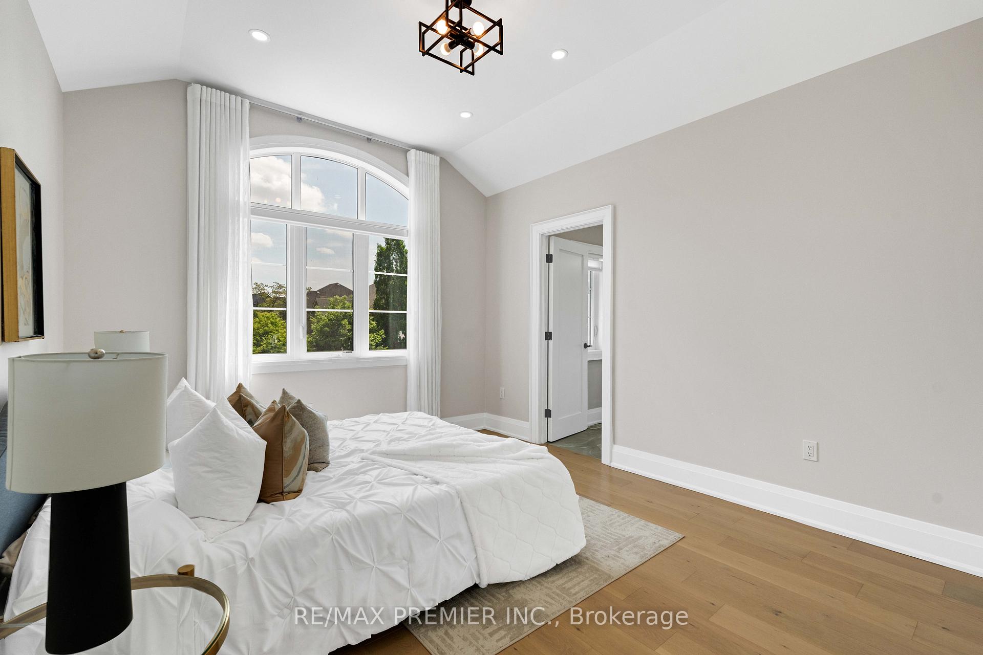 Photo 32 of 24 Francesca Court, Vaughan, East Woodbridge — HOMEH