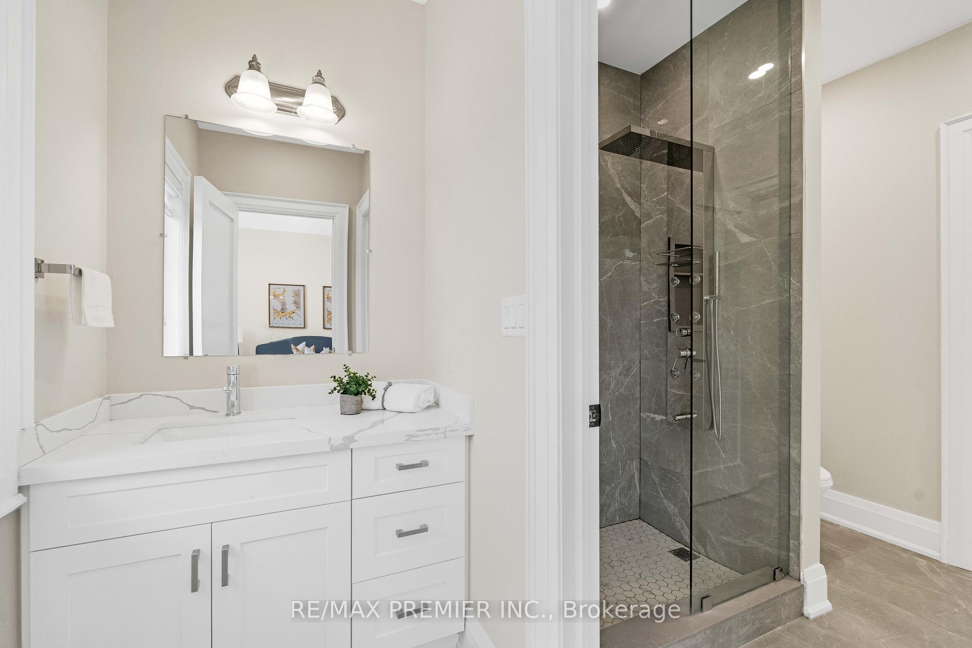 Photo 33 of 24 Francesca Court, Vaughan, East Woodbridge — HOMEH