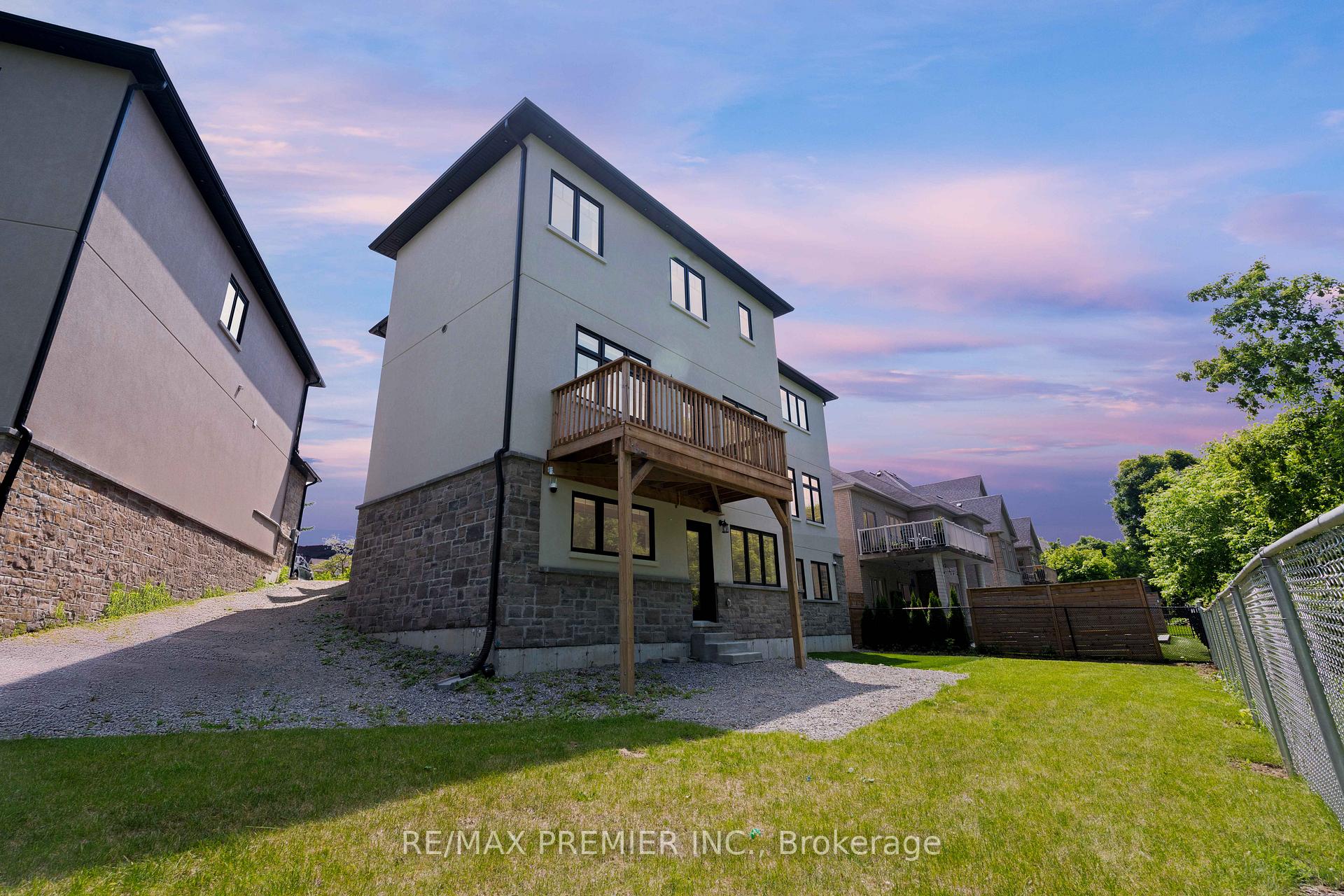 Photo 46 of 24 Francesca Court, Vaughan, East Woodbridge — HOMEH