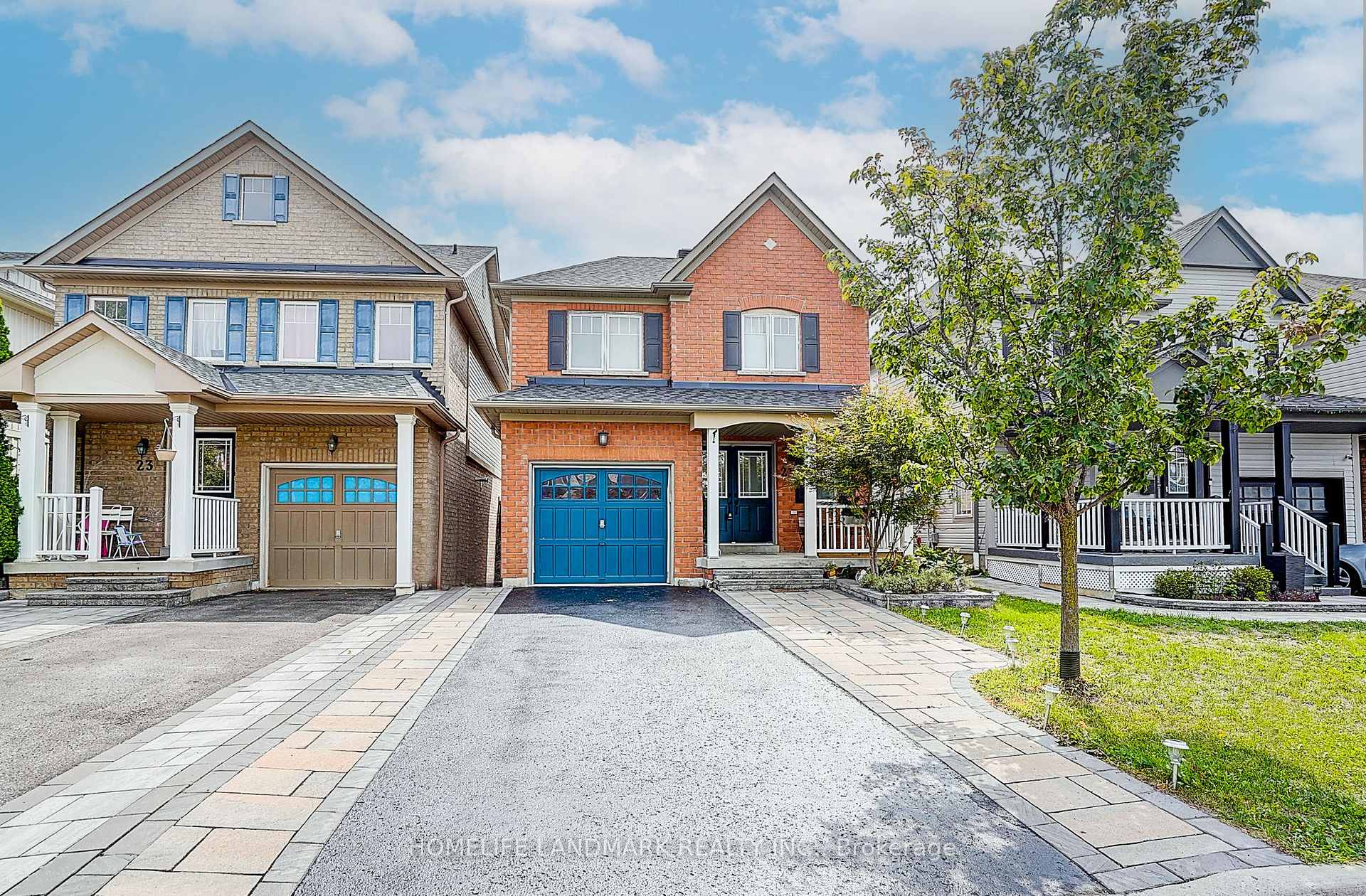 Front of 21 Donlevy Crescent