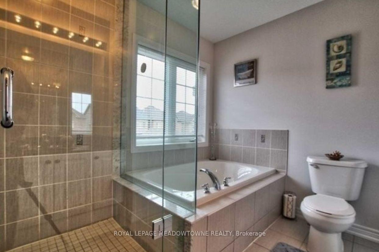 Photo 5 of 115 Barons Street, Vaughan, Kleinburg — HOMEH