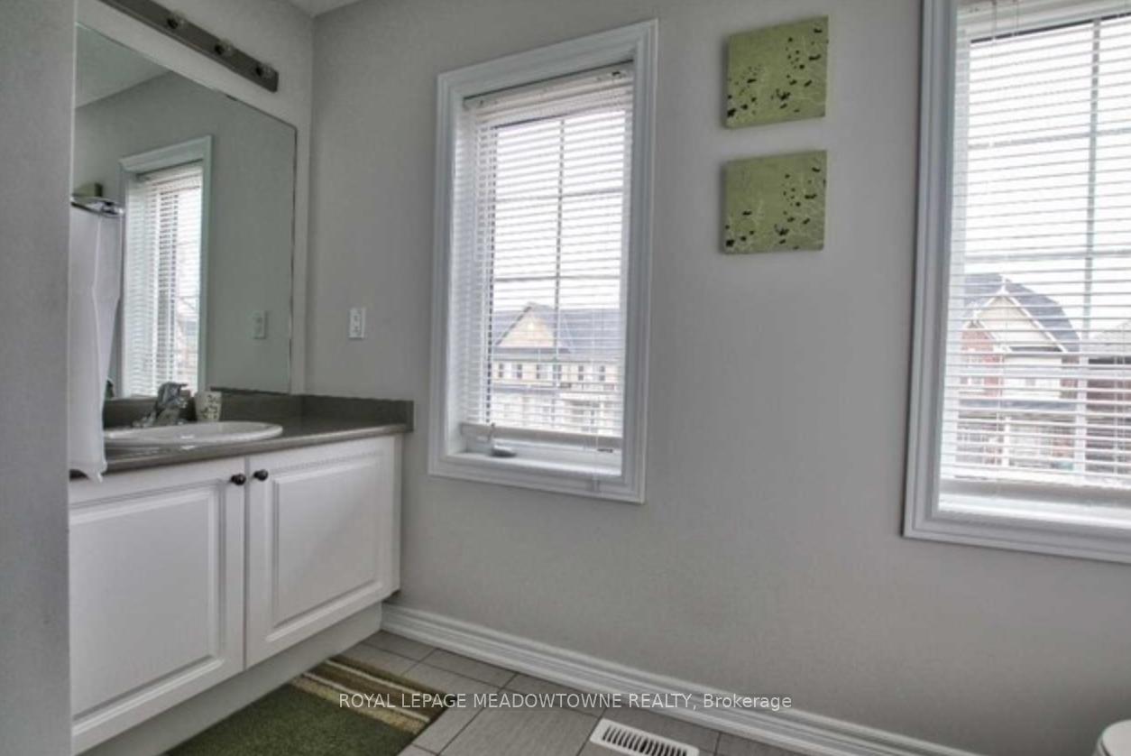 Photo 6 of 115 Barons Street, Vaughan, Kleinburg — HOMEH