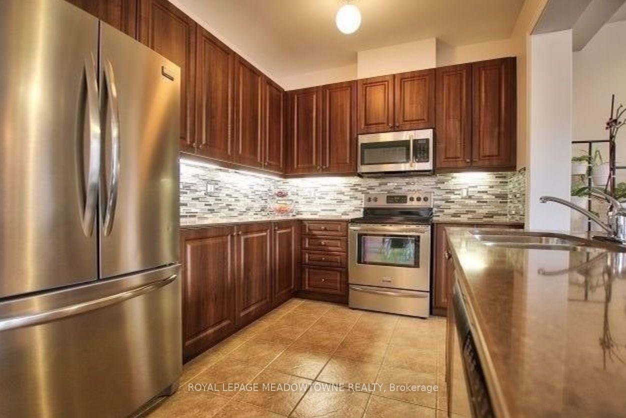 Photo 9 of 115 Barons Street, Vaughan, Kleinburg — HOMEH