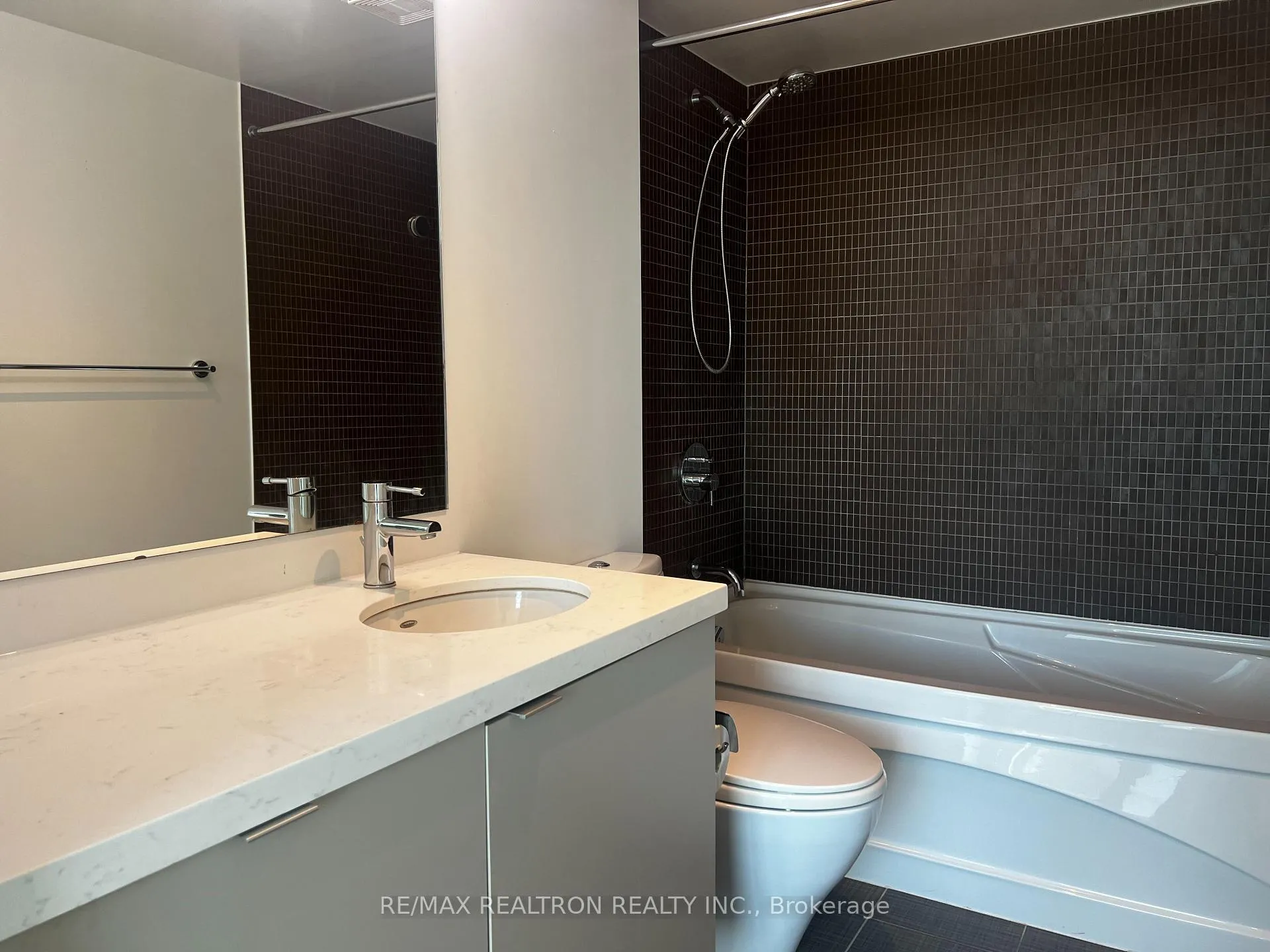 Photo 14 of Unit 2002, 1048 Broadview Ave, Toronto, Broadview North — HOMEH
