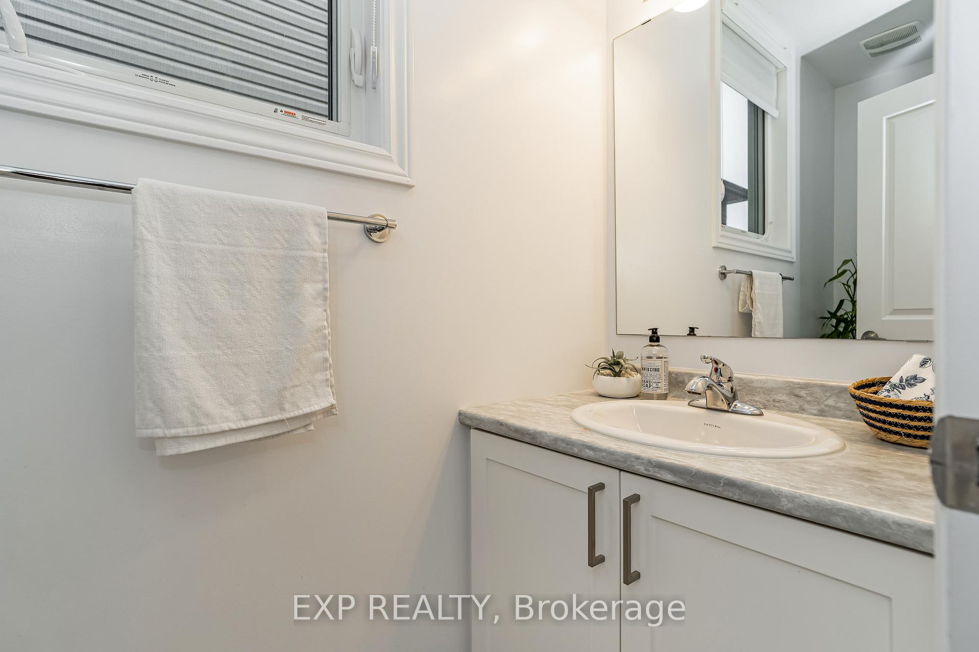 Photo 3 of 76 Rallidale Street, Ottawa, Blossom Park/Kemp Park/Findlay Creek — HOMEH