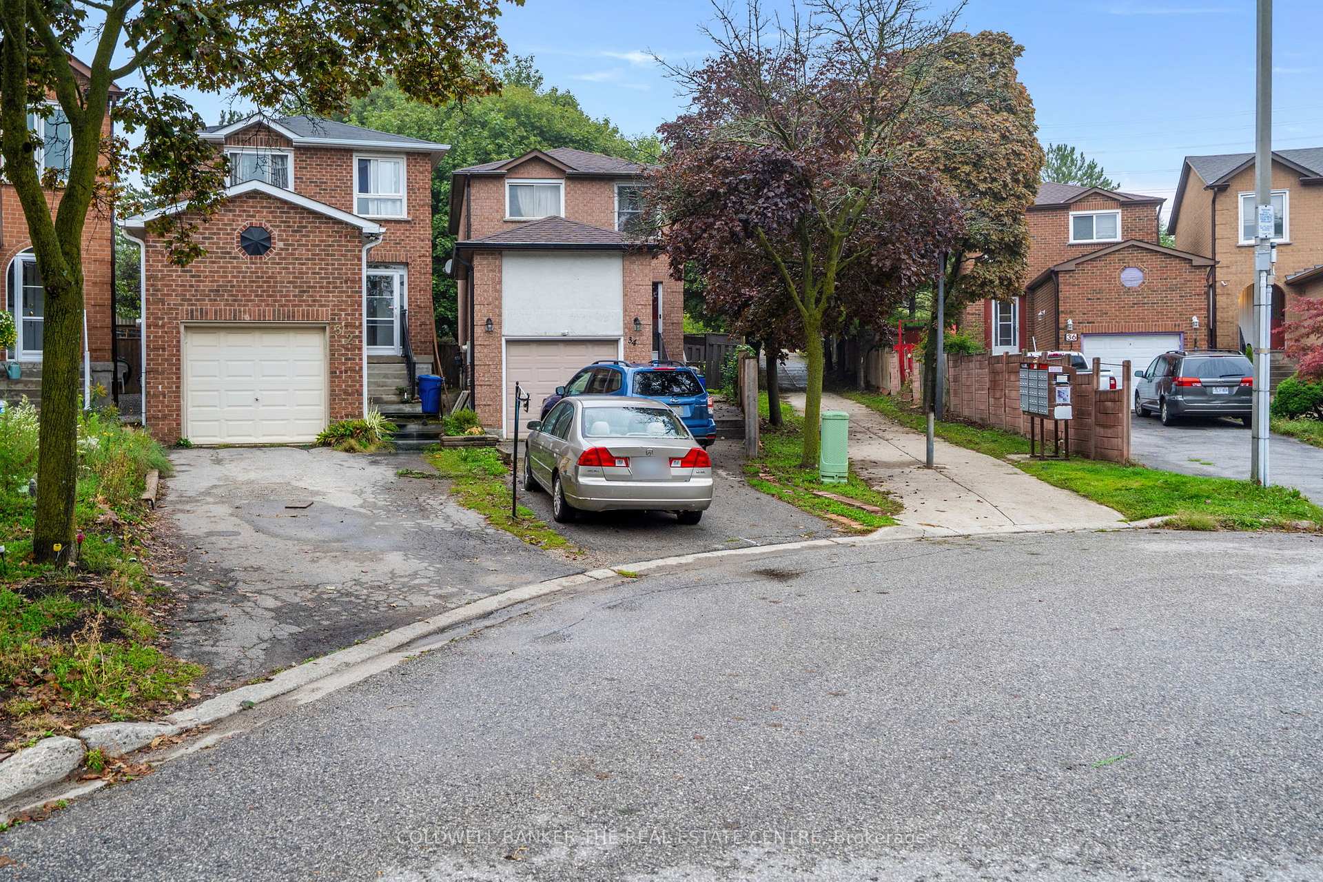 Photo 2 of 32 Rejane Crescent, Vaughan, Crestwood-Springfarm-Yorkhill — HOMEH