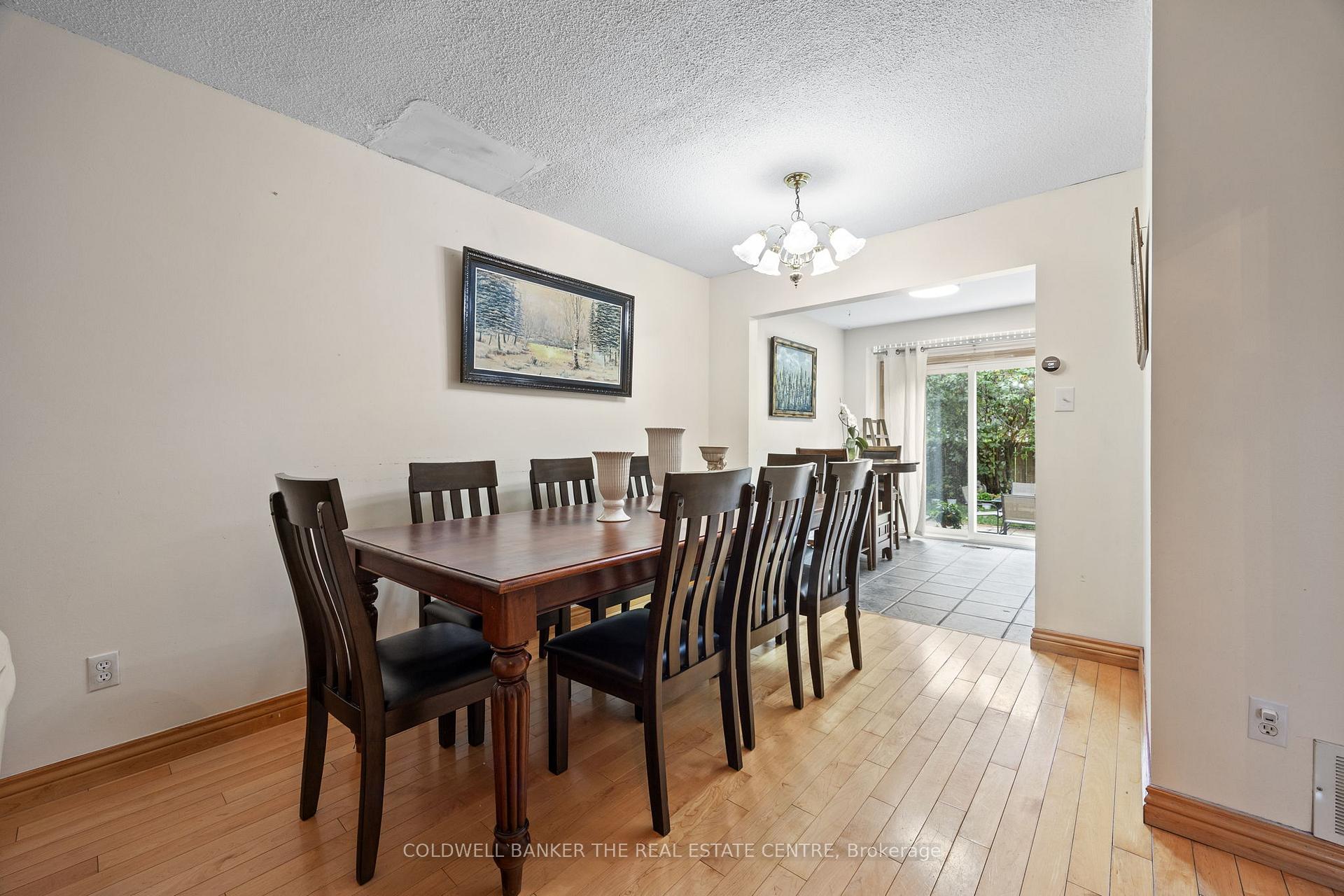 Photo 10 of 32 Rejane Crescent, Vaughan, Crestwood-Springfarm-Yorkhill — HOMEH