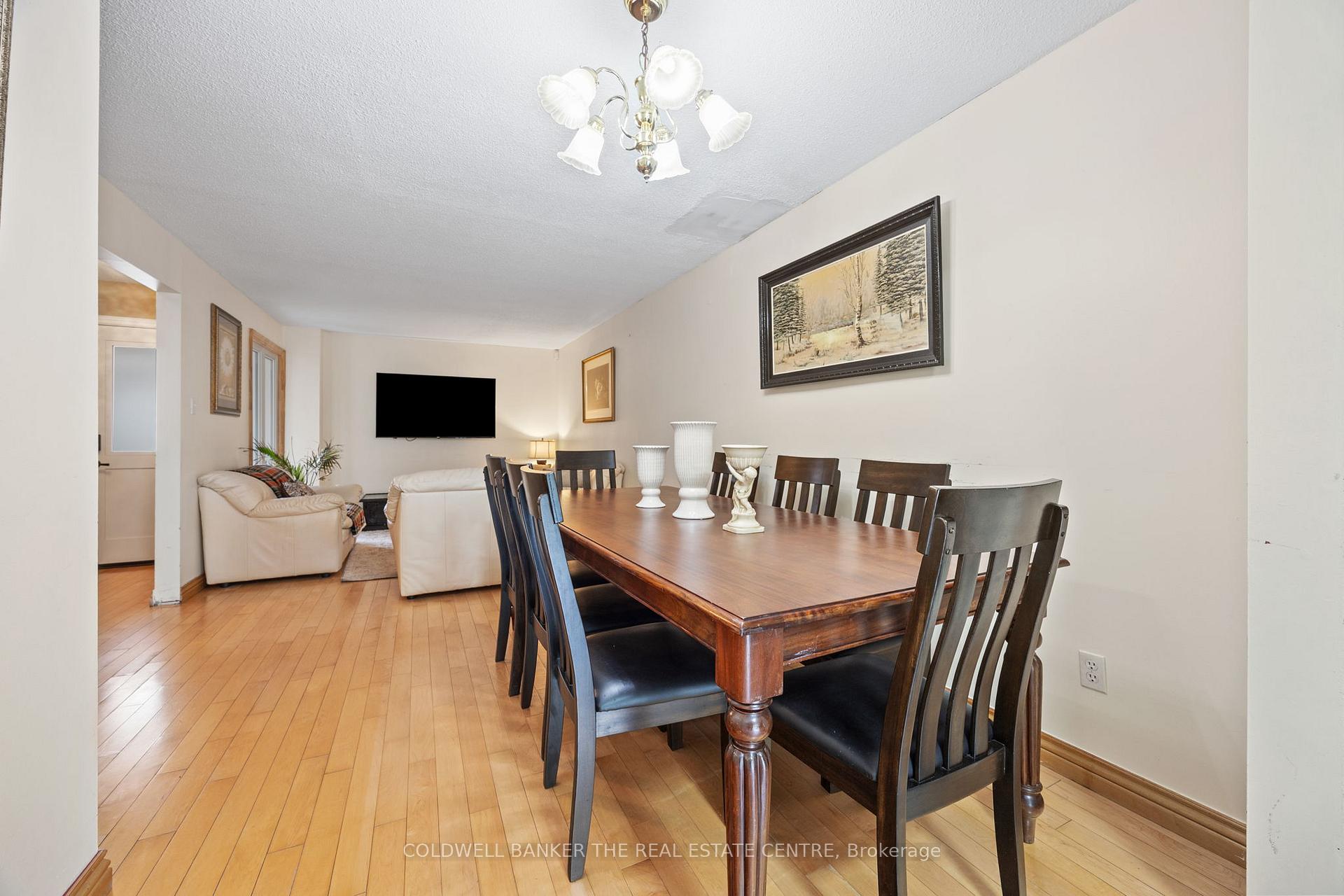 Photo 11 of 32 Rejane Crescent, Vaughan, Crestwood-Springfarm-Yorkhill — HOMEH