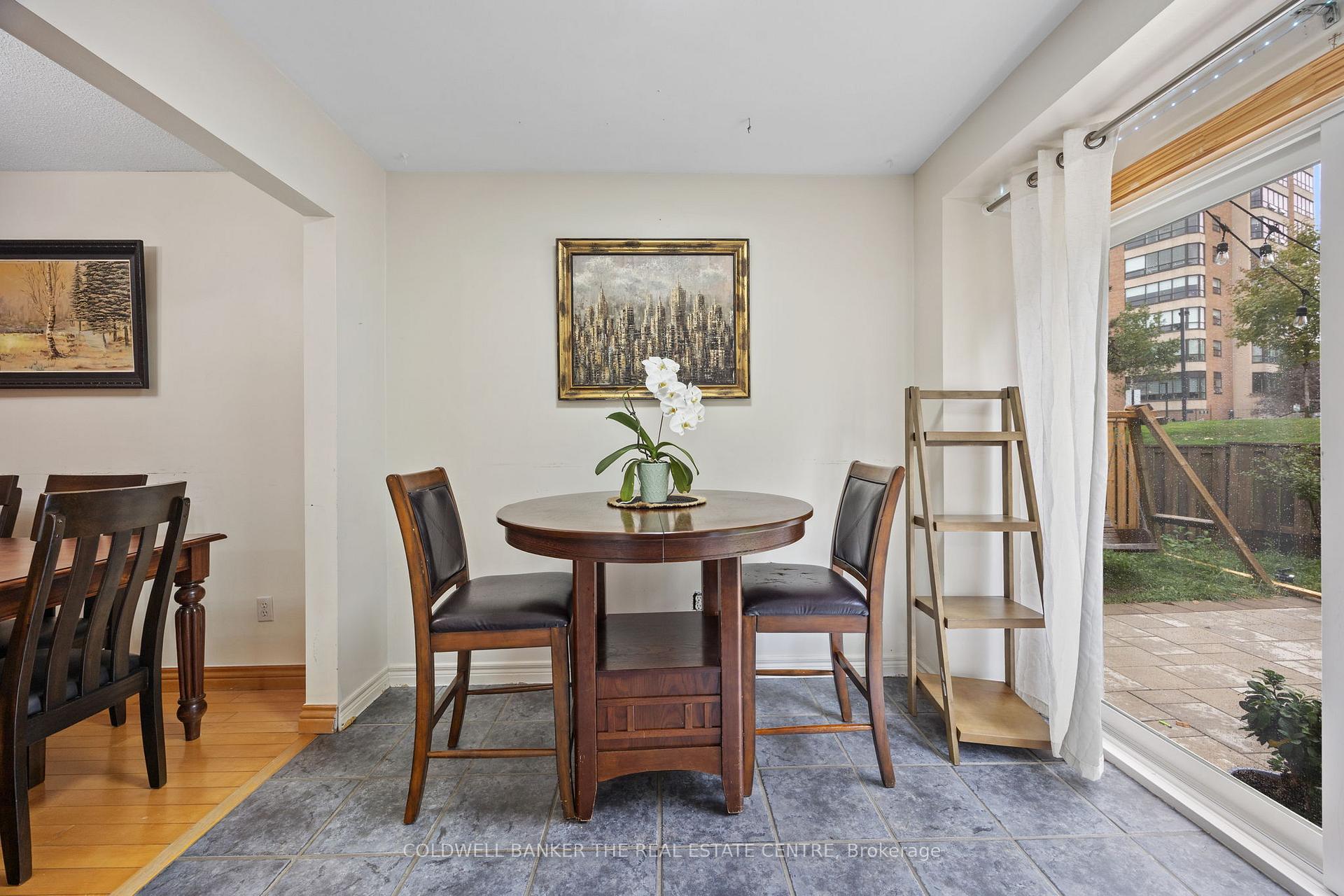 Photo 13 of 32 Rejane Crescent, Vaughan, Crestwood-Springfarm-Yorkhill — HOMEH