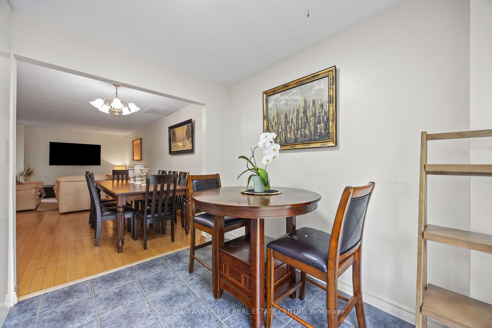 Photo 14 of 32 Rejane Crescent, Vaughan, Crestwood-Springfarm-Yorkhill — HOMEH