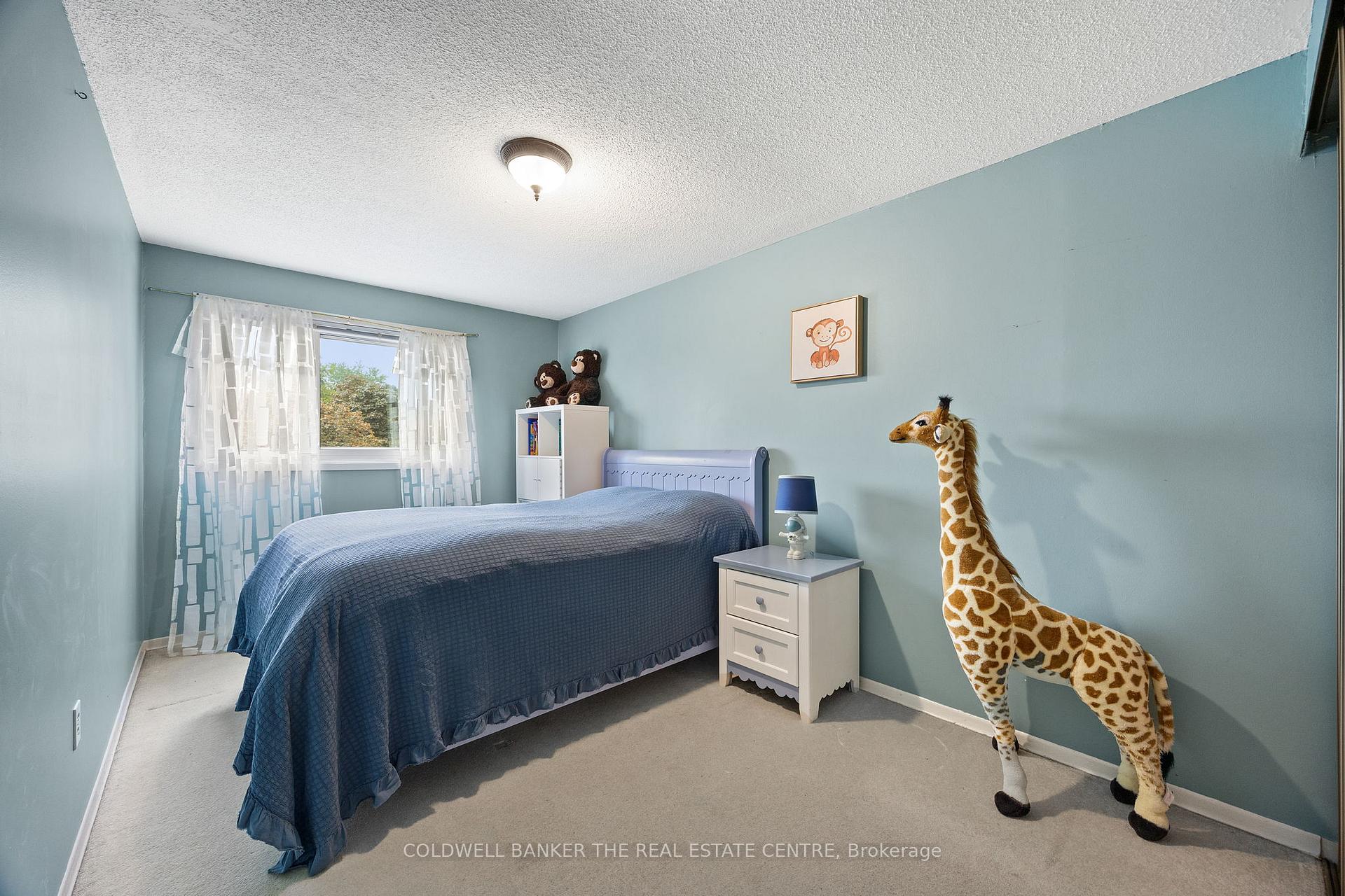 Photo 21 of 32 Rejane Crescent, Vaughan, Crestwood-Springfarm-Yorkhill — HOMEH