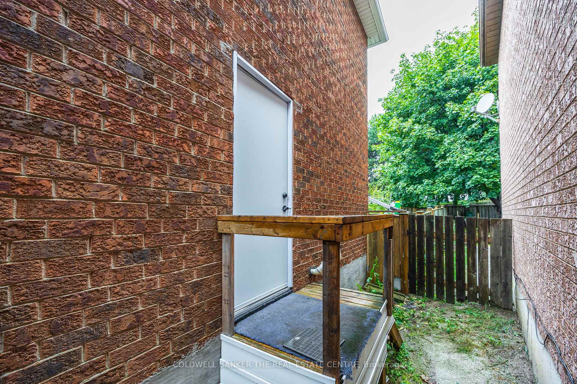 Photo 24 of 32 Rejane Crescent, Vaughan, Crestwood-Springfarm-Yorkhill — HOMEH
