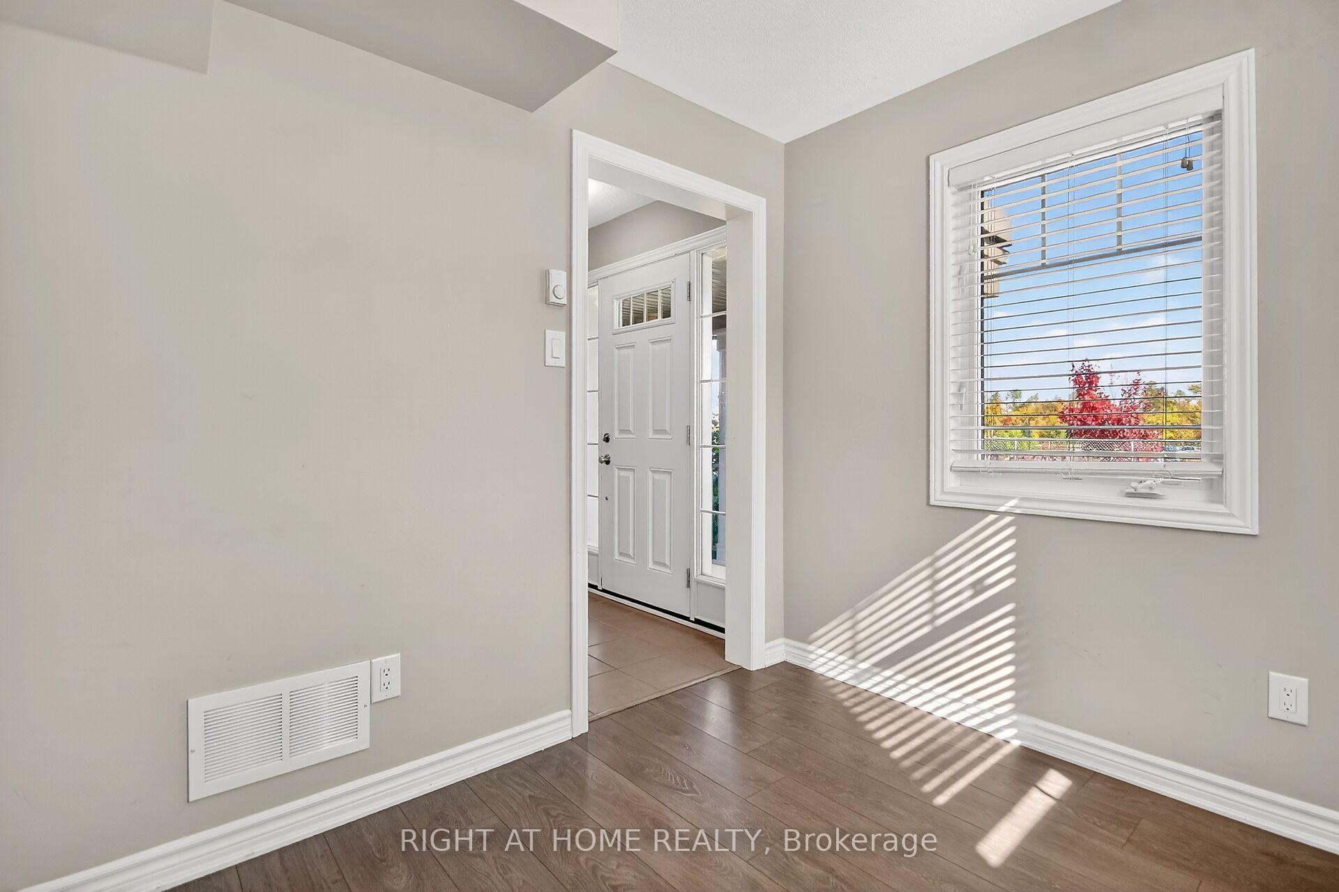 Photo 2 of 91 Buffalograss Crescent, Ottawa, Barrhaven - Half Moon Bay — HOMEH