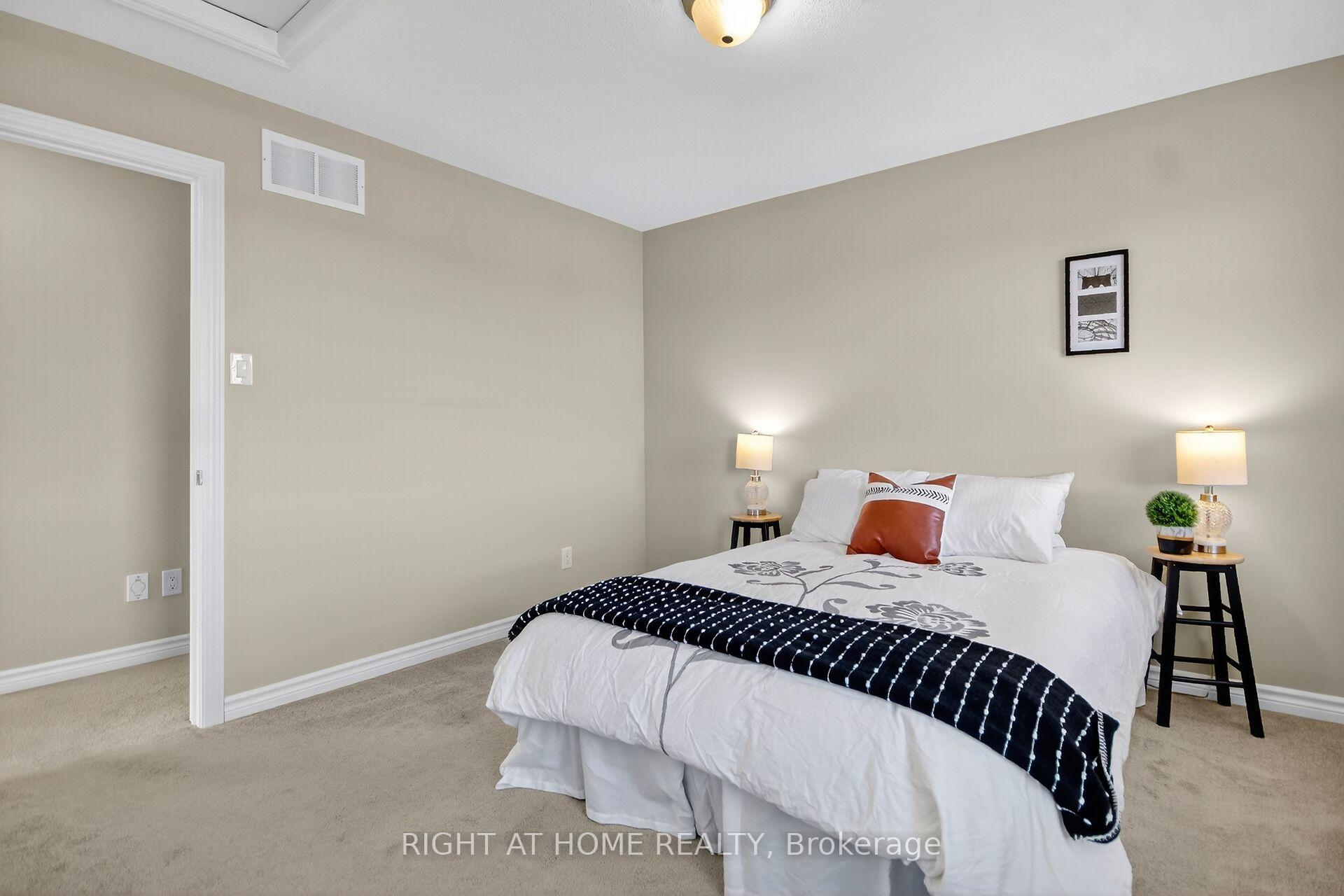 Photo 10 of 91 Buffalograss Crescent, Ottawa, Barrhaven - Half Moon Bay — HOMEH